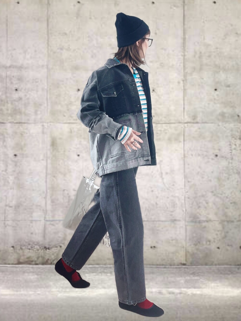 「春のおしゃ見えテクニック、シンプルコーデ、セットアップ、デニム、春コーデ、春服みてみて、春アウター、ボーダー、メガネ女子、お出かけコーデ、プチプラ、トートバッグ、ジャケットスタイル、春色、大人カジュアル」｜「eachの配色スパンデニムジャケット（デニムジャケット、ブラック系）」を使った、UMiSatoさん（レディース・163cm）の春コーディネートの2枚目の写真