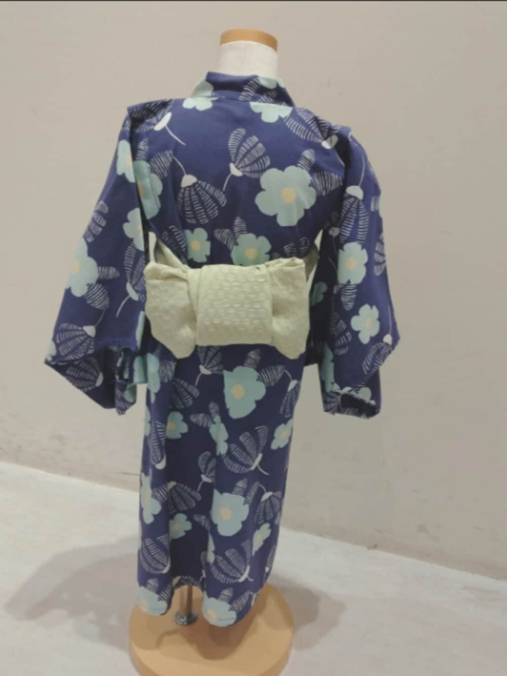 「浴衣子供、夏、夏コーデ、おまつりこーで、ロゴT、カラーコーデ、シンプルスタイル」｜「Samansa Mos2 blueの【Made in India】ボイルギャザースカート（スカート、ブルー系）」を使った、Yukiko Katoさん（レディース・158cm）の夏コーディネートの2枚目の写真