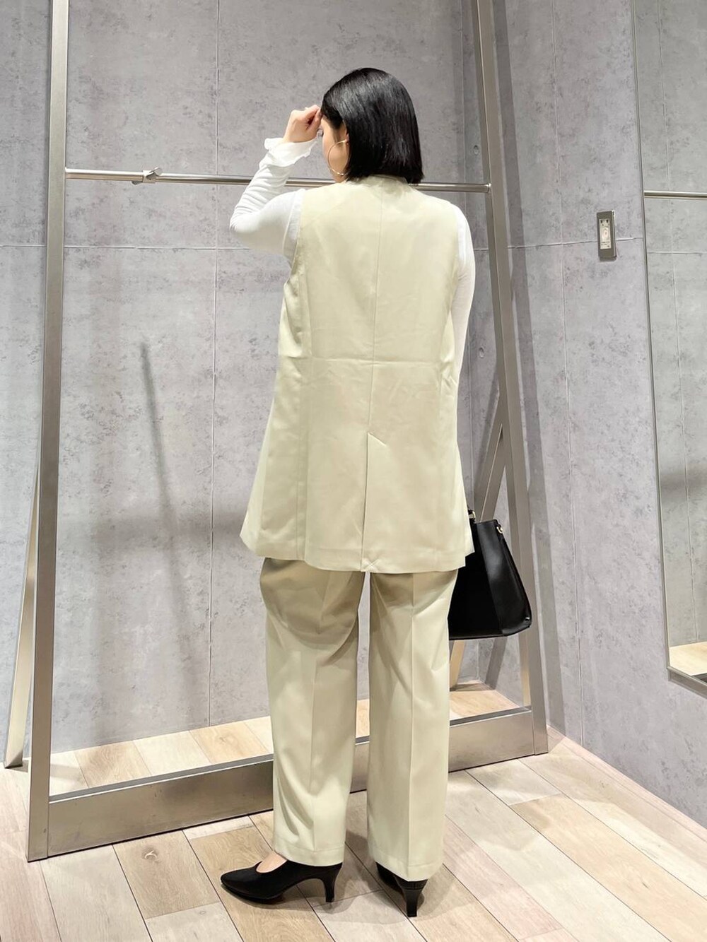 「LEPSIM、ベスト、セットアップ、ワイドパンツ、春コーデ、ショルダーバッグ、入学式、卒業式、入園式、卒園式、セレモニー、オケージョン、淡色コーデ、シンプルコーデ、春色」|「LEPSIMの【入卒式/セレモニー】スパンテレコボートネックプルオーバー 102332(Tシャツ/カットソー、ホワイト系)」を使った、エムアイさん(レディース・162cm)の冬コーディネートの8枚目の写真
