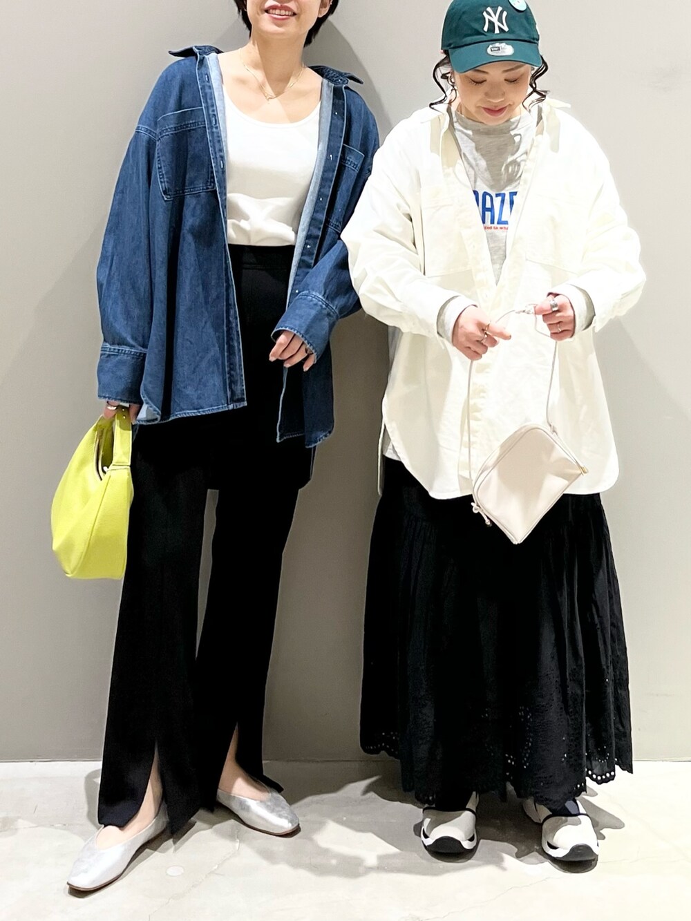 「LEPSIM、レプシィム(LEPSIM)、春服デビュー宣言、ロゴスウェット、シンプルコーデ、デニム、デニムジャケット、きれいめカジュアル、春アウター、ビッグシルエット、シャツスタイル、春服みてみて、スラックス、ニューエラ、休日スタイル」|「LEPSIMの4つの嬉しい機能付き!シアワセパンプス 295881(パンプス、グレー系)」を使った、エムアイさん(レディース・162cm)の春コーディネートの5枚目の写真