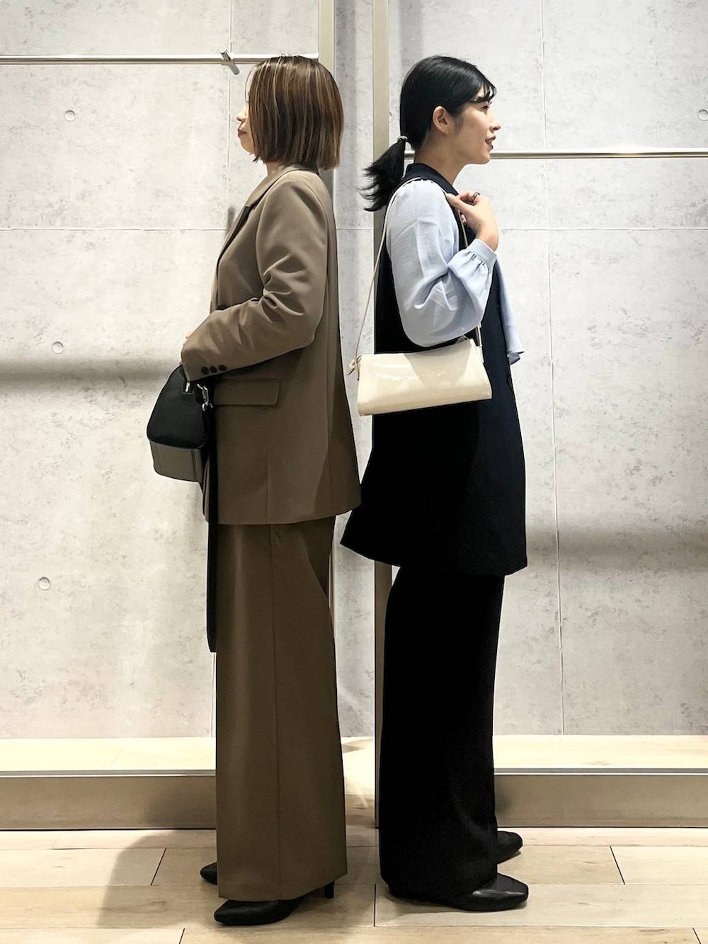 「カジュアル、モード、ベーシック/シンプル、デート/ロマンティック、楽ちんコーデ、女子会、きれいめカジュアル_LEPSIM、LEPSIM、おでかけ、シンプルコーデ、セレモニースタイル_LEPSIM、入学式・卒業式、オケージョン、セットアップ、ジャケットスタイル」|「LEPSIMの【入卒式/セレモニー】Wクロスストレッチワイドパンツ 207775(スーツパンツ、ブラウン系)」を使った、エムアイさん(レディース・162cm)の冬コーディネートの2枚目の写真