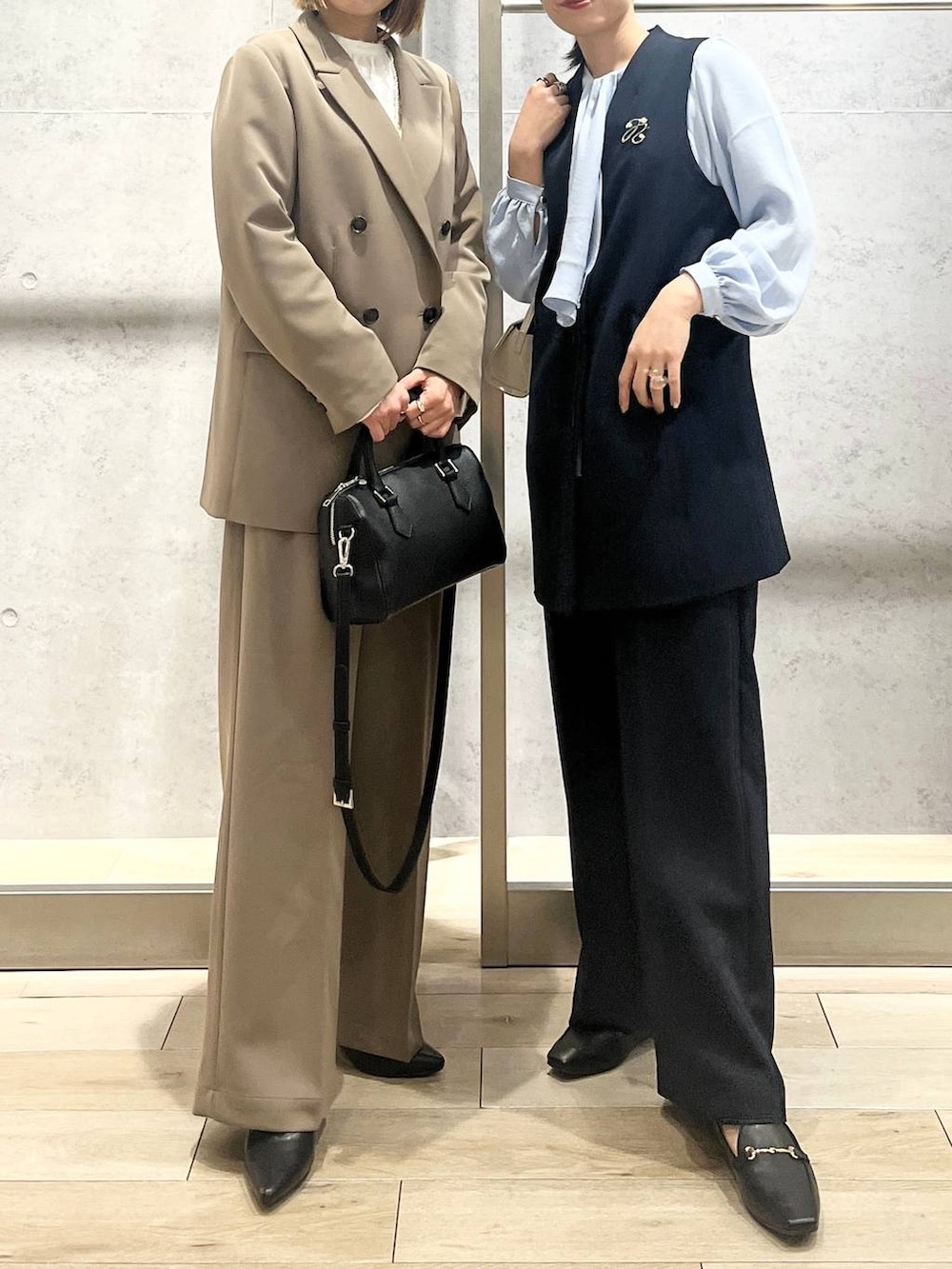 「カジュアル、モード、ベーシック/シンプル、デート/ロマンティック、楽ちんコーデ、女子会、きれいめカジュアル_LEPSIM、LEPSIM、おでかけ、シンプルコーデ、セレモニースタイル_LEPSIM、入学式・卒業式、オケージョン、セットアップ、ジャケットスタイル」|「LEPSIMの【入卒式/セレモニー】Wクロスストレッチワイドパンツ 207775(スーツパンツ、ブラウン系)」を使った、エムアイさん(レディース・162cm)の冬コーディネートの4枚目の写真