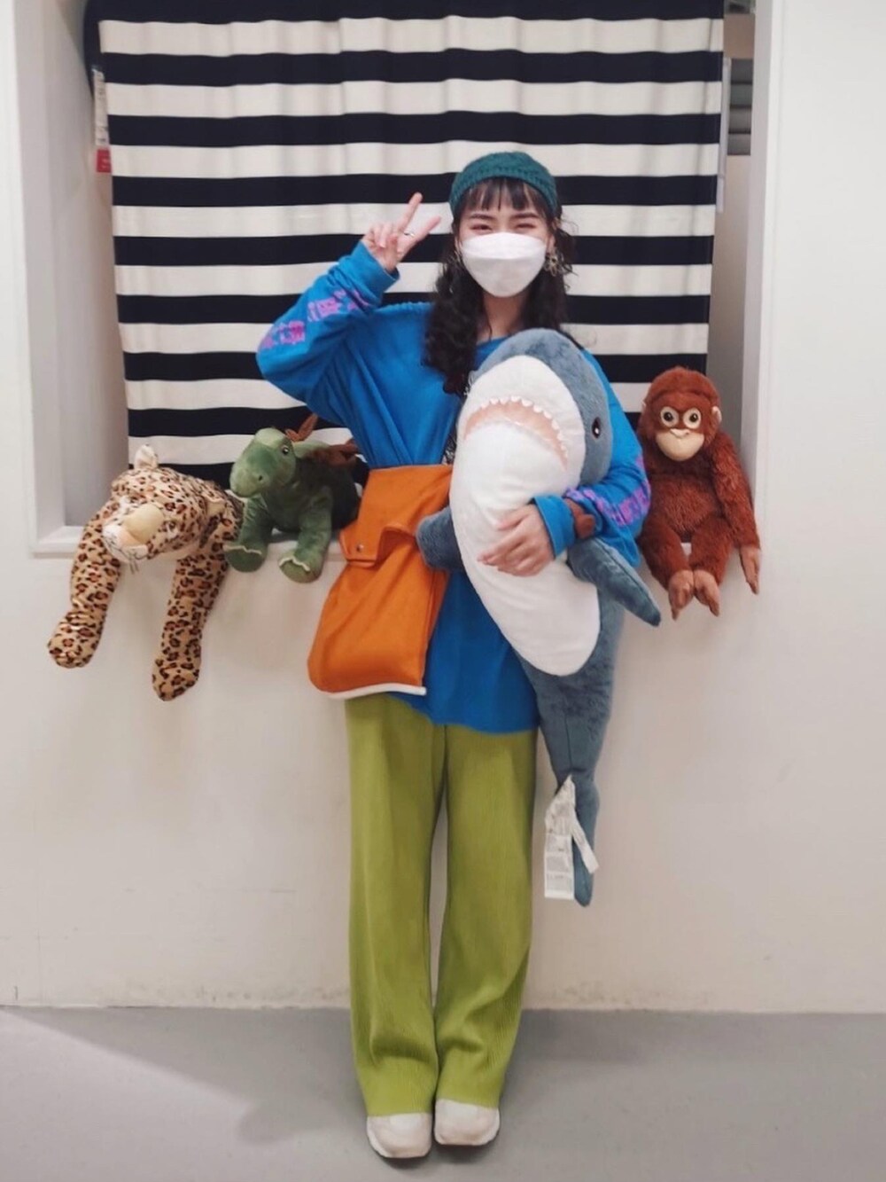 「ootd、vintage、VINTAGE、vintage style、古着、古着MIX、古着コーデ、古着好きな人と繋がりたい、古着女子」｜「MEIER.Qのアイテム（チノパンツ、グリーン系）」を使った、Teddyさん（レディース・160cm）の夏コーディネートの3枚目の写真