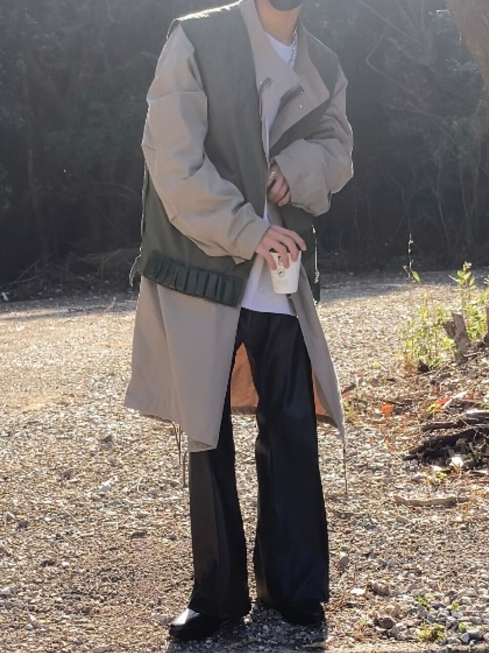「冬コーデ、M65、コート、レザーパンツ」｜「remerの【M65】loose military coat (3WAY) / M65ルーズミリタリーコート【キルティングライナー付属】（その他アウター、ベージュ系）」を使った、ギャン管さん（メンズ・166cm）の冬コーディネートの2枚目の写真