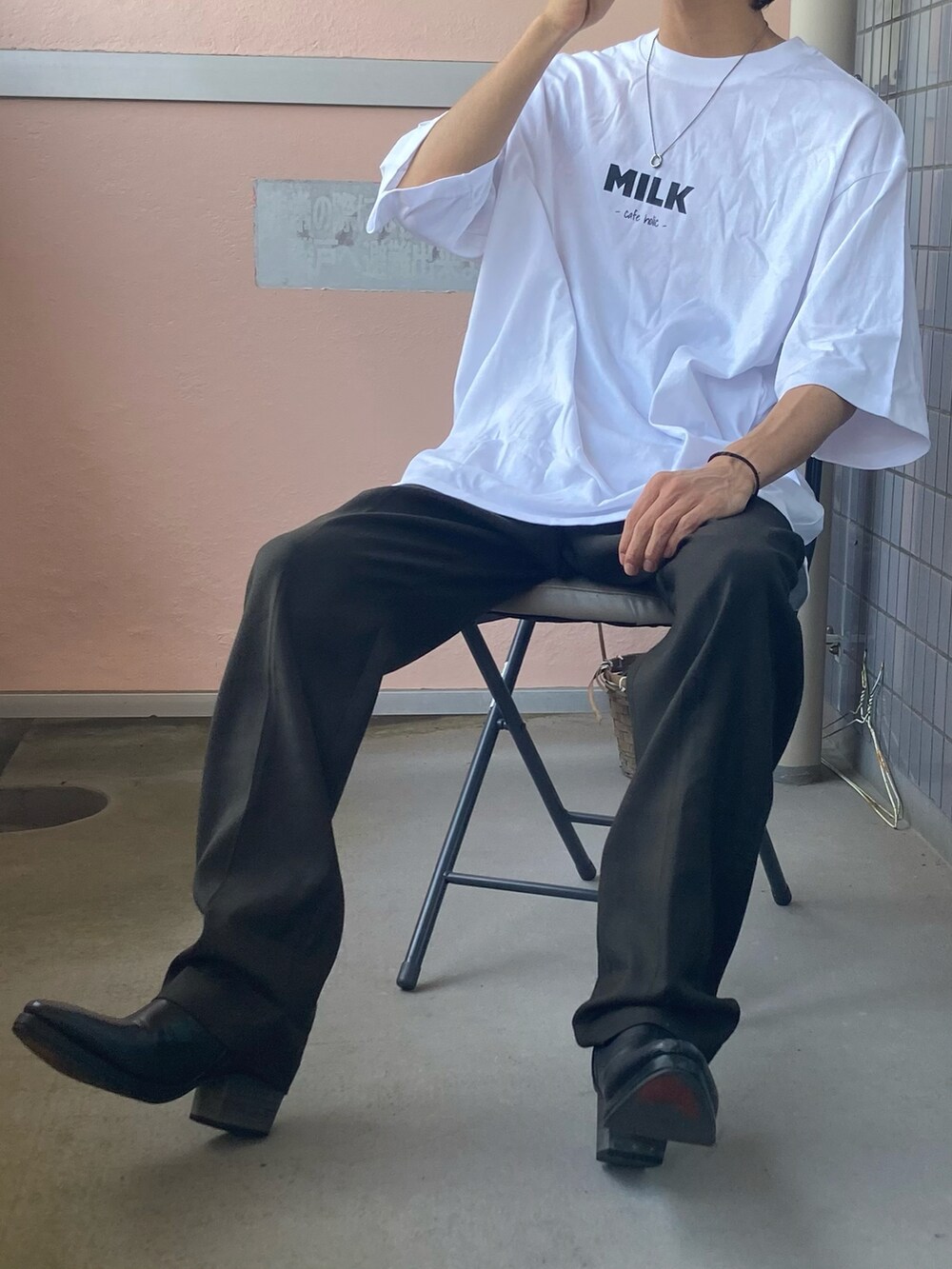 「きれいめカジュアル、夏だ!Tシャツ着よう!、いいね、save、フォローお願いします🤑、カラーパンツ、キレイめ、タックイン、シンプル、シンプルコーデ、ヒールブーツ、おしゃれさんと繋がりたい、Tシャツ、coen」|「coen by Mr.SZKの- cafe holic - 2色入りパックT( MILK & COFFEE )(Tシャツ/カットソー、その他)」を使った、ギャン管さん(メンズ・166cm)の夏コーディネートの2枚目の写真
