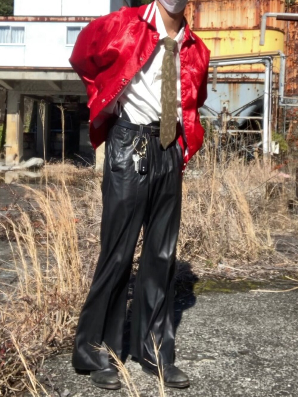 「スカジャン、古着、古着MIX」｜「RYO TAKASHIMAのアイテム（パンツ、ブラック系）」を使った、ギャン管さん（メンズ・166cm）の冬コーディネートの2枚目の写真