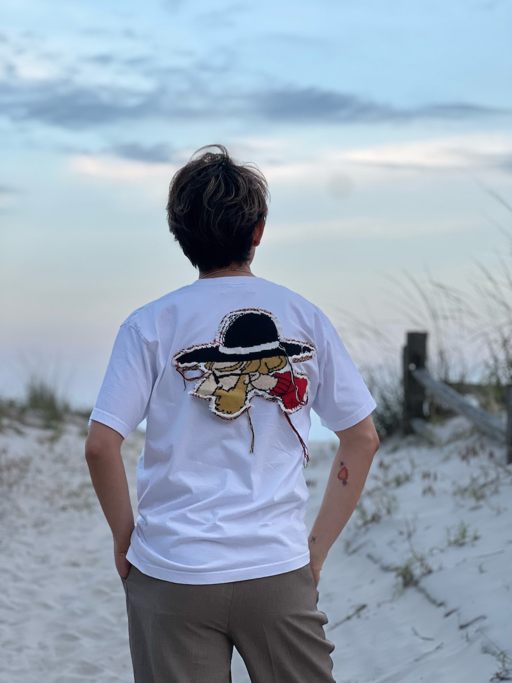 「今日のコーデ、Tシャツ、スニーカーコーデ、アディダス、ストリートコーデ、シンプルコーデ、メンズコーデ、aimeleondore、kith」｜「AIME LEON DOREのアイテム（ファッション雑貨、グリーン系）」を使った、d29p26buさん（メンズ・174cm）の夏コーディネートの2枚目の写真
