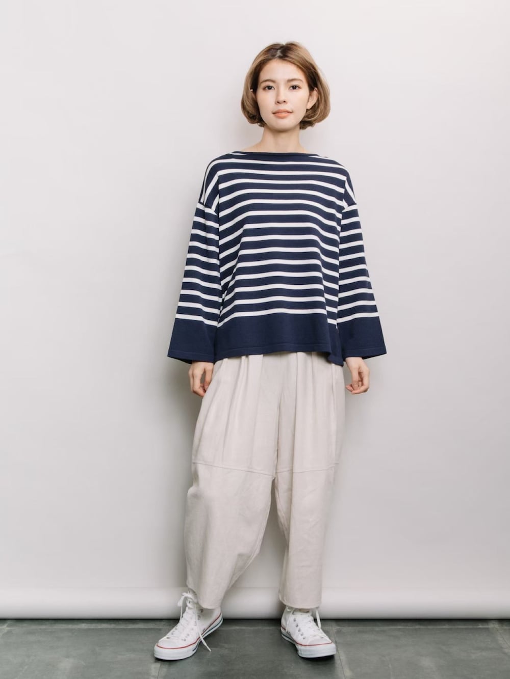 「refinedworks、リファインドワークス、私の推しブランド、春コーデ、春カラー、春ニット、ボーダー、ボーダートップス、サーカスパンツ、バルーンパンツ、コンバース、きれいめカジュアル、休日コーデ、相互フォロー」｜「refinedworksのバンブーボーダーニットPO（ニット/セーター、ブルー系）」を使った、refinedworks【相互】さん（レディース・158cm）の冬コーディネートの3枚目の写真