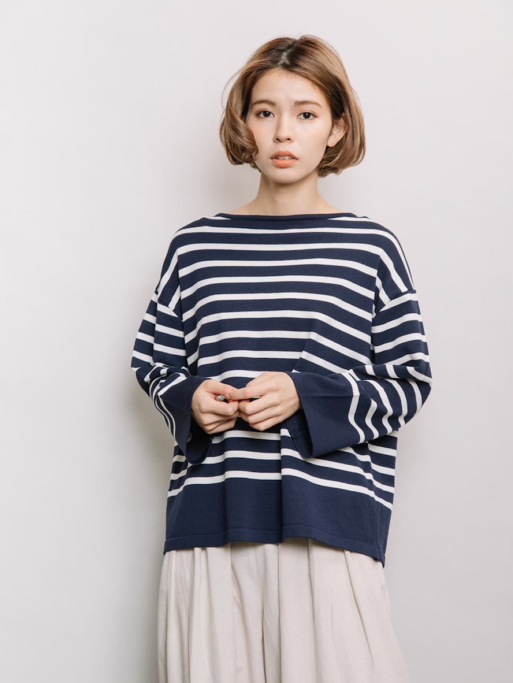 「refinedworks、リファインドワークス、私の推しブランド、春コーデ、春カラー、春ニット、ボーダー、ボーダートップス、サーカスパンツ、バルーンパンツ、コンバース、きれいめカジュアル、休日コーデ、相互フォロー」｜「refinedworksのバンブーボーダーニットPO（ニット/セーター、ブルー系）」を使った、refinedworks【相互】さん（レディース・158cm）の冬コーディネートの4枚目の写真