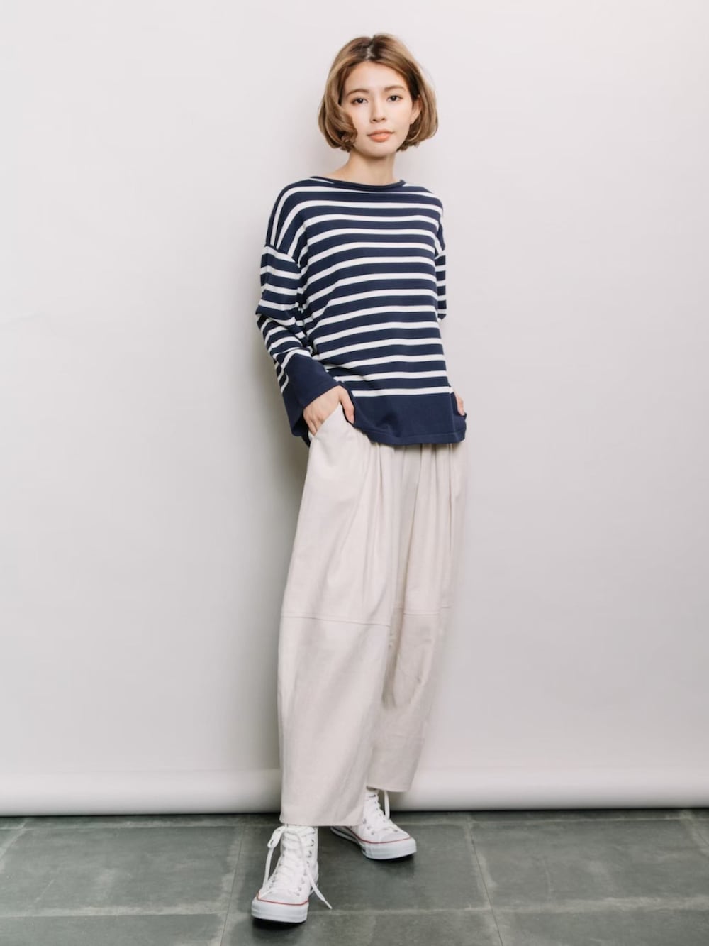 「refinedworks、リファインドワークス、私の推しブランド、春コーデ、春カラー、春ニット、ボーダー、ボーダートップス、サーカスパンツ、バルーンパンツ、コンバース、きれいめカジュアル、休日コーデ、相互フォロー」｜「refinedworksのバンブーボーダーニットPO（ニット/セーター、ブルー系）」を使った、refinedworks【相互】さん（レディース・158cm）の冬コーディネートの2枚目の写真
