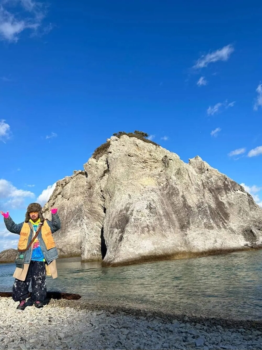 「大人カジュアル、量産型、量産型コーデ、無個性、ゴミクズコーデ、宮古、宮古市、浄土ヶ浜、タイダイ柄、あけましておめでとうございます！、いまさらだけど、2023年、ヨロシコ、フライトキャップ、極寒コーデ」｜「unknownのunknown フェイクファー made in china（帽子、ブラウン系）」を使った、勝政大夢 かつまさひろむさん（メンズ・168cm）の冬コーディネートの4枚目の写真