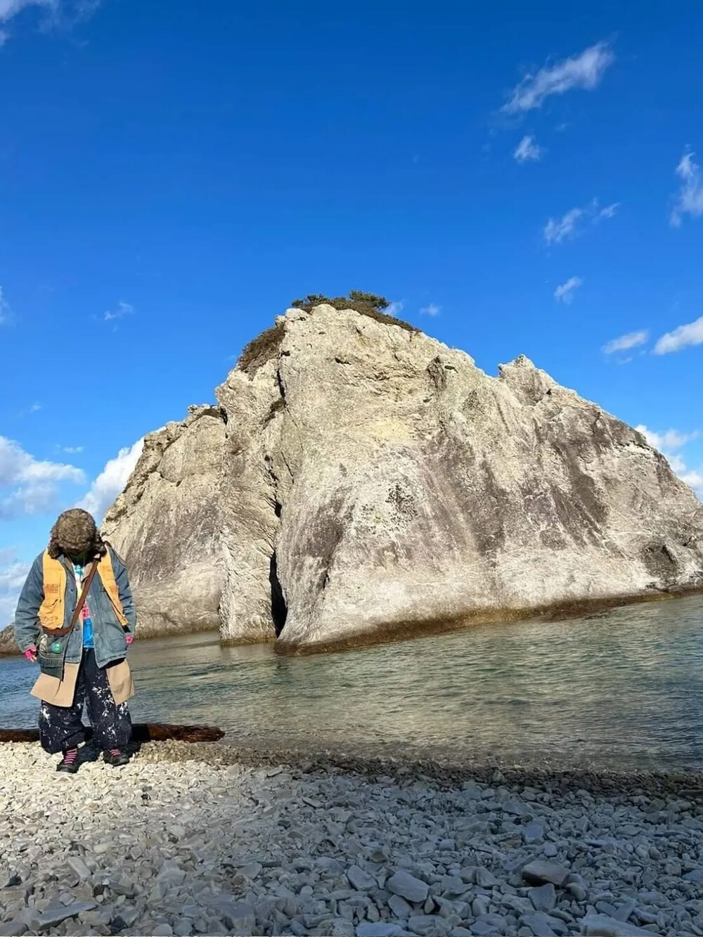 「大人カジュアル、量産型、量産型コーデ、無個性、ゴミクズコーデ、宮古、宮古市、浄土ヶ浜、タイダイ柄、あけましておめでとうございます！、いまさらだけど、2023年、ヨロシコ、フライトキャップ、極寒コーデ」｜「unknownのunknown フェイクファー made in china（帽子、ブラウン系）」を使った、勝政大夢 かつまさひろむさん（メンズ・168cm）の冬コーディネートの3枚目の写真