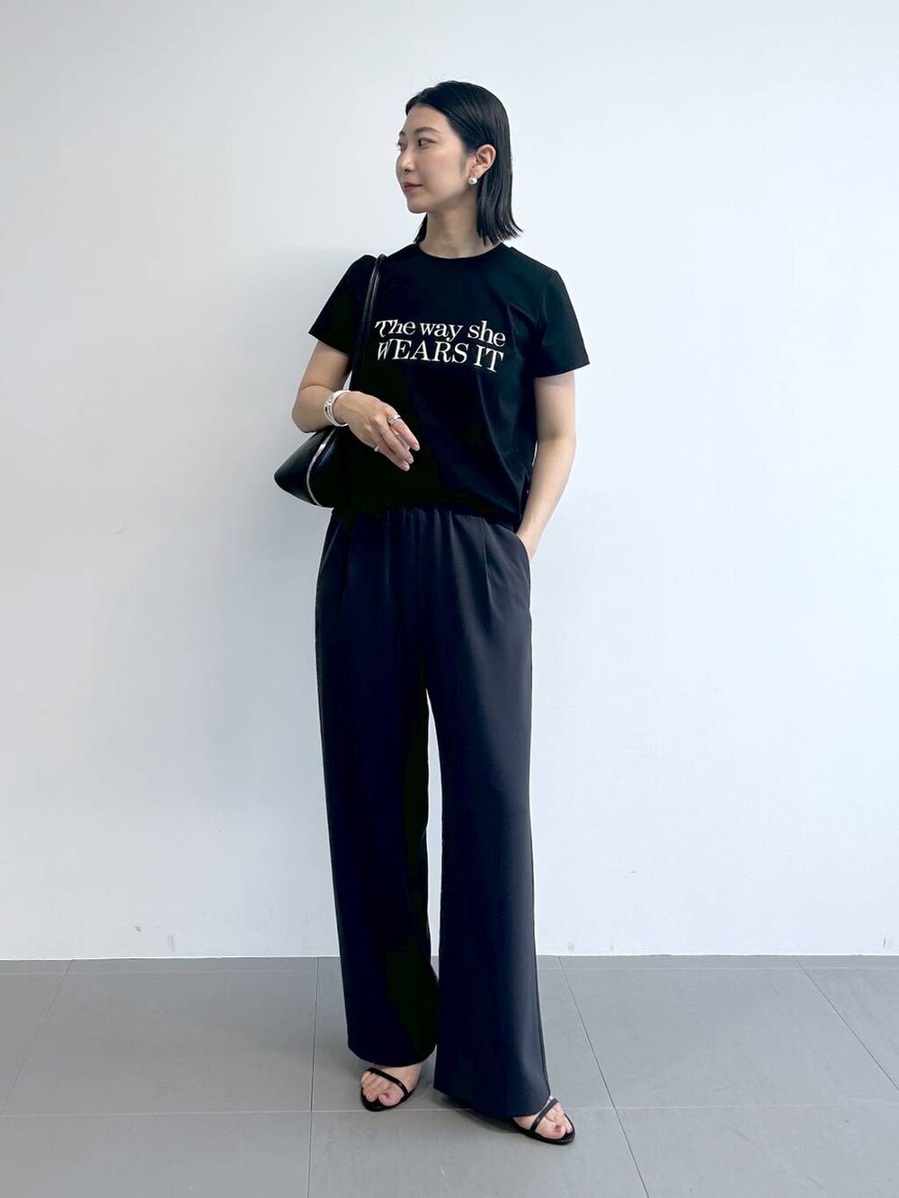 「高身長、ワントーン、モード、BARNYARDSTORM、アウター、Tシャツ、ワイドパンツ、売れ筋人気アイテム、カジュアル、カジュアルコーデ、スポーツミックス、きれいめカジュアル、夏コーデ、UVカット」｜「ADD CULUMNのBARNYARDSTORM / ADDCULUMN(アドカラム) / ボストンバッグ（トートバッグ、ブラック系）」を使った、sai1211さん（レディース・168cm）の春コーディネートの4枚目の写真