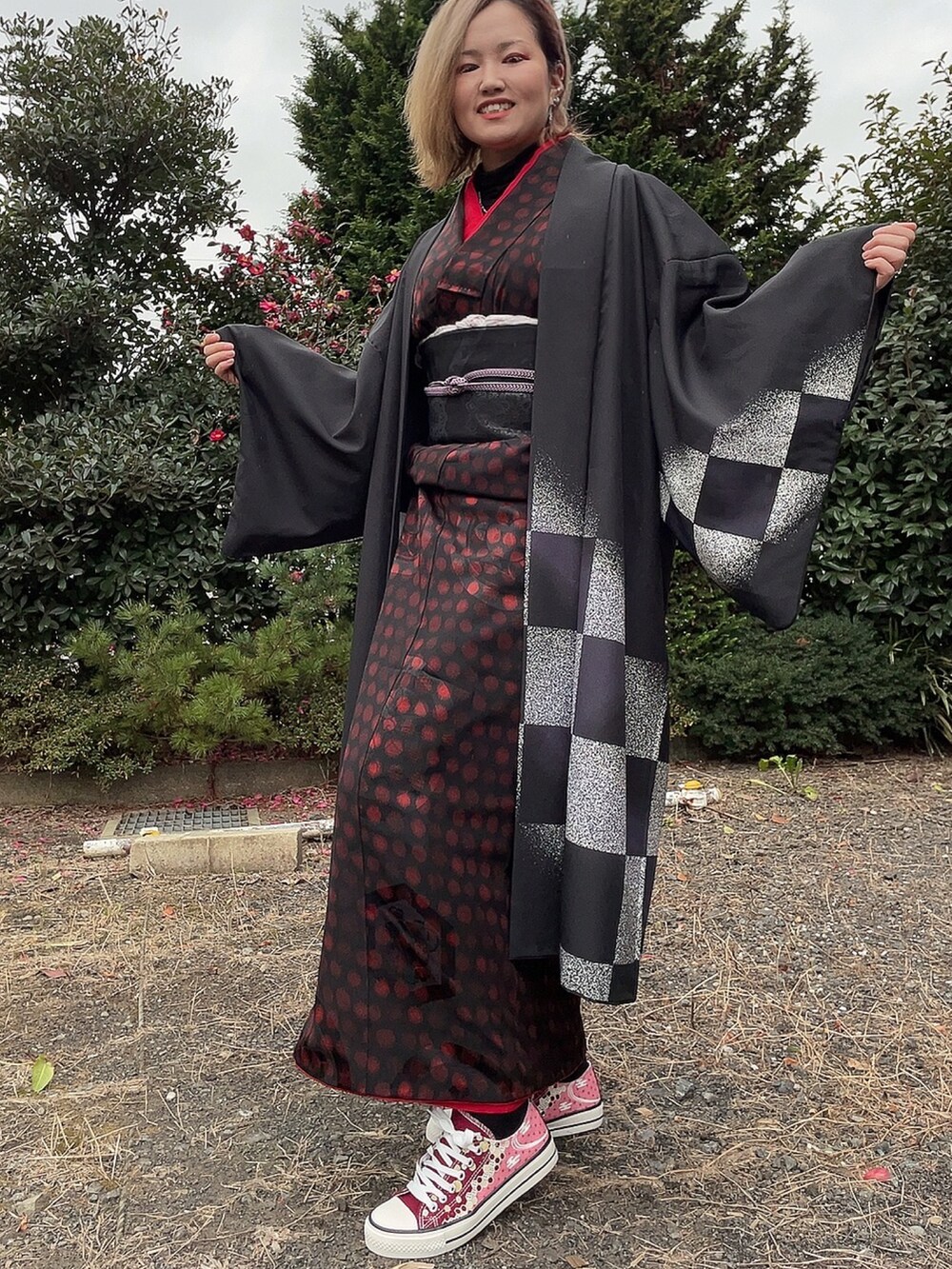 「着物」｜「不明のアイテム（着物、ブラック系）」を使った、ひまりさん（レディース・161cm）の春コーディネートの2枚目の写真