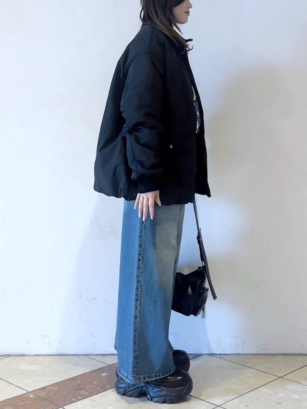 「ブーツ、モード、女子ウケ、着痩せ・細見え、骨格ストレート、個性派、韓国系、メンズライク、ストリート、カジュアル、PAGEBOY、デニムパンツ、冬アウター、MA-1、アウター」｜「PAGEBOYのレースアップソックスブーツ（ブーツ、ブラック系）」を使った、misao1130さん（レディース・161cm）の冬コーディネートの8枚目の写真