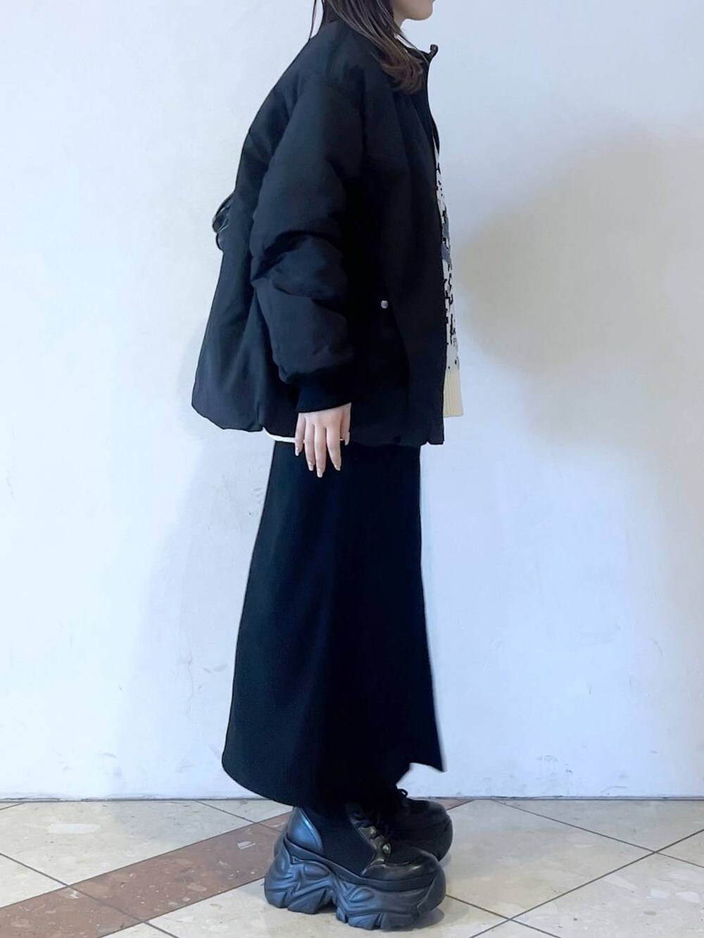 「モード、女子ウケ、着痩せ・細見え、骨格ストレート、個性派、韓国系、メンズライク、ストリート、カジュアル、PAGEBOY、冬コーデ、冬アウター、アウター、MA-1、ブルゾン」｜「PAGEBOYのレースアップソックスブーツ（ブーツ、ブラック系）」を使った、misao1130さん（レディース・161cm）の冬コーディネートの8枚目の写真