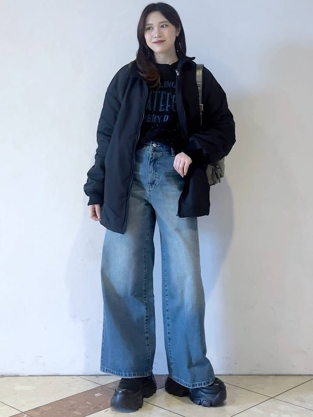 「モード、女子ウケ、着痩せ・細見え、骨格ストレート、個性派、韓国系、ストリート、PAGEBOY、カジュアル、メンズライク」｜「PAGEBOYのレースアップソックスブーツ（ブーツ、ブラック系）」を使った、misao1130さん（レディース・161cm）の冬コーディネートの5枚目の写真