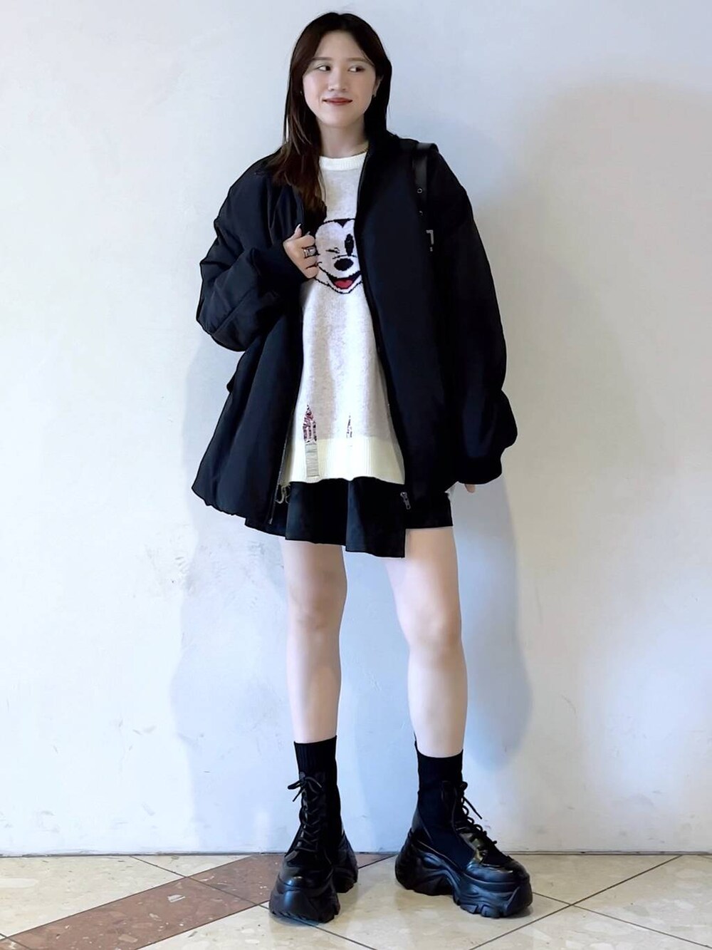 「PAGEBOY、ブーツ、モード、女子ウケ、着痩せ・細見え、骨格ストレート、個性派、韓国系、メンズライク、ストリート、カジュアル、アウター、冬アウター、冬コーデ、ニット」｜「PAGEBOYのレースアップソックスブーツ（ブーツ、ブラック系）」を使った、misao1130さん（レディース・161cm）の冬コーディネートの3枚目の写真