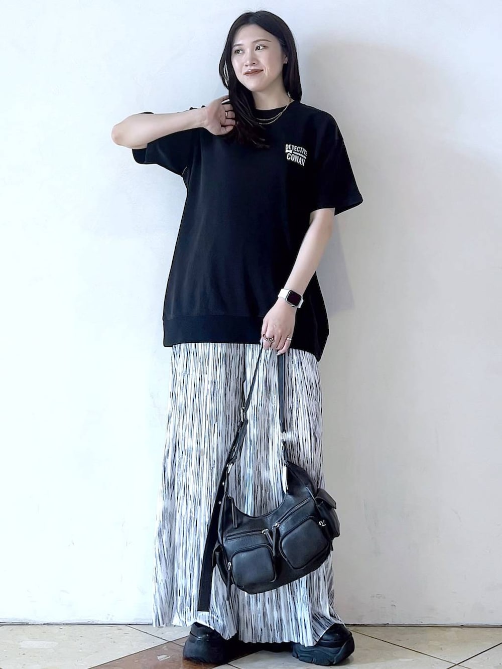 「モード、女子ウケ、着痩せ・細見え、骨格ストレート、個性派、韓国系、メンズライク、ストリート、カジュアル、PAGEBOY、夏コーデ、スニーカー」｜「PAGEBOYのプラットチャンキースニーカー（スニーカー、ブラック系）」を使った、misao1130さん（レディース・161cm）の春コーディネートの4枚目の写真