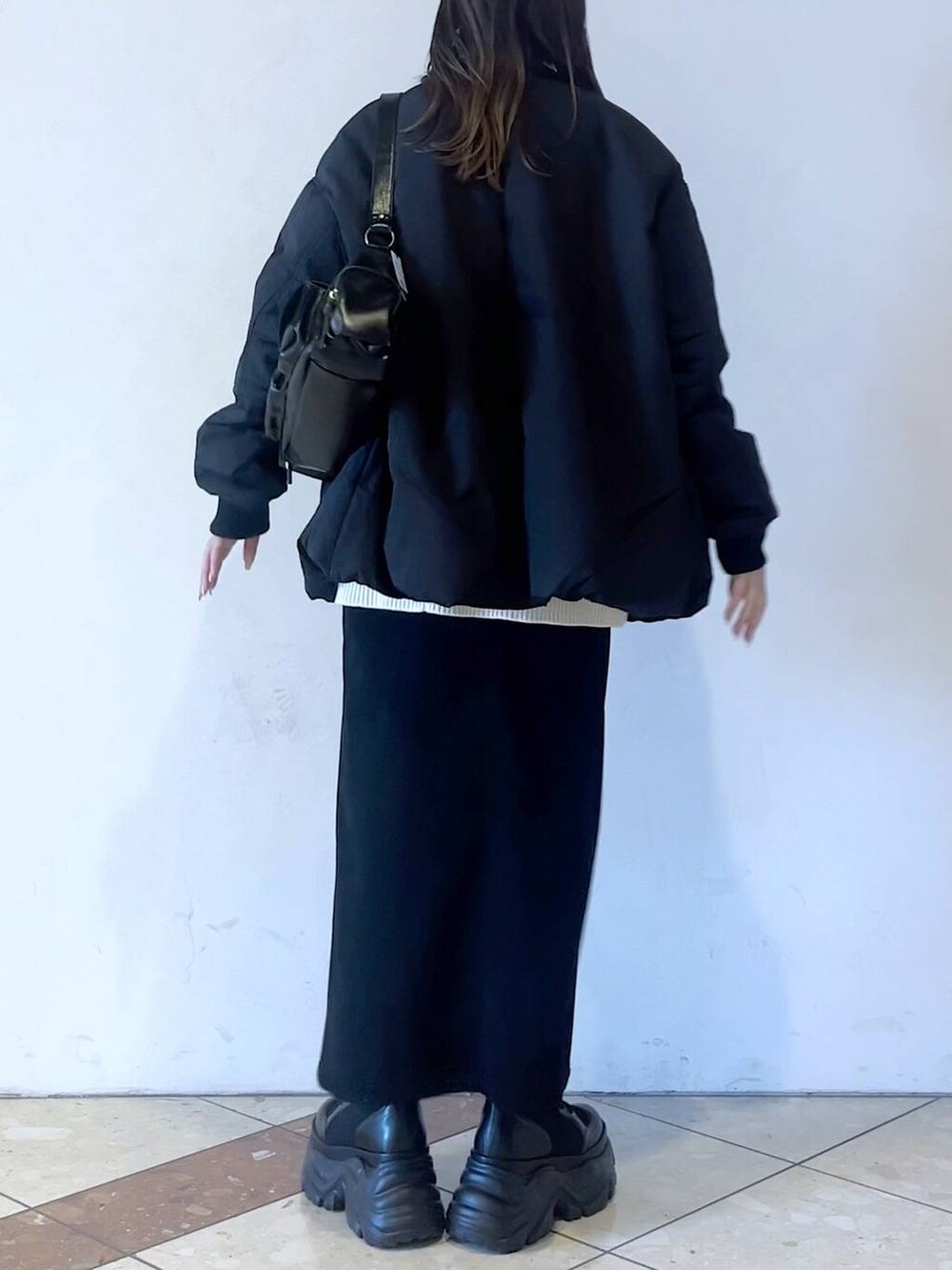 「モード、女子ウケ、着痩せ・細見え、骨格ストレート、個性派、韓国系、メンズライク、ストリート、カジュアル、PAGEBOY、冬コーデ、冬アウター、アウター、MA-1、ブルゾン」｜「PAGEBOYのレースアップソックスブーツ（ブーツ、ブラック系）」を使った、misao1130さん（レディース・161cm）の冬コーディネートの9枚目の写真