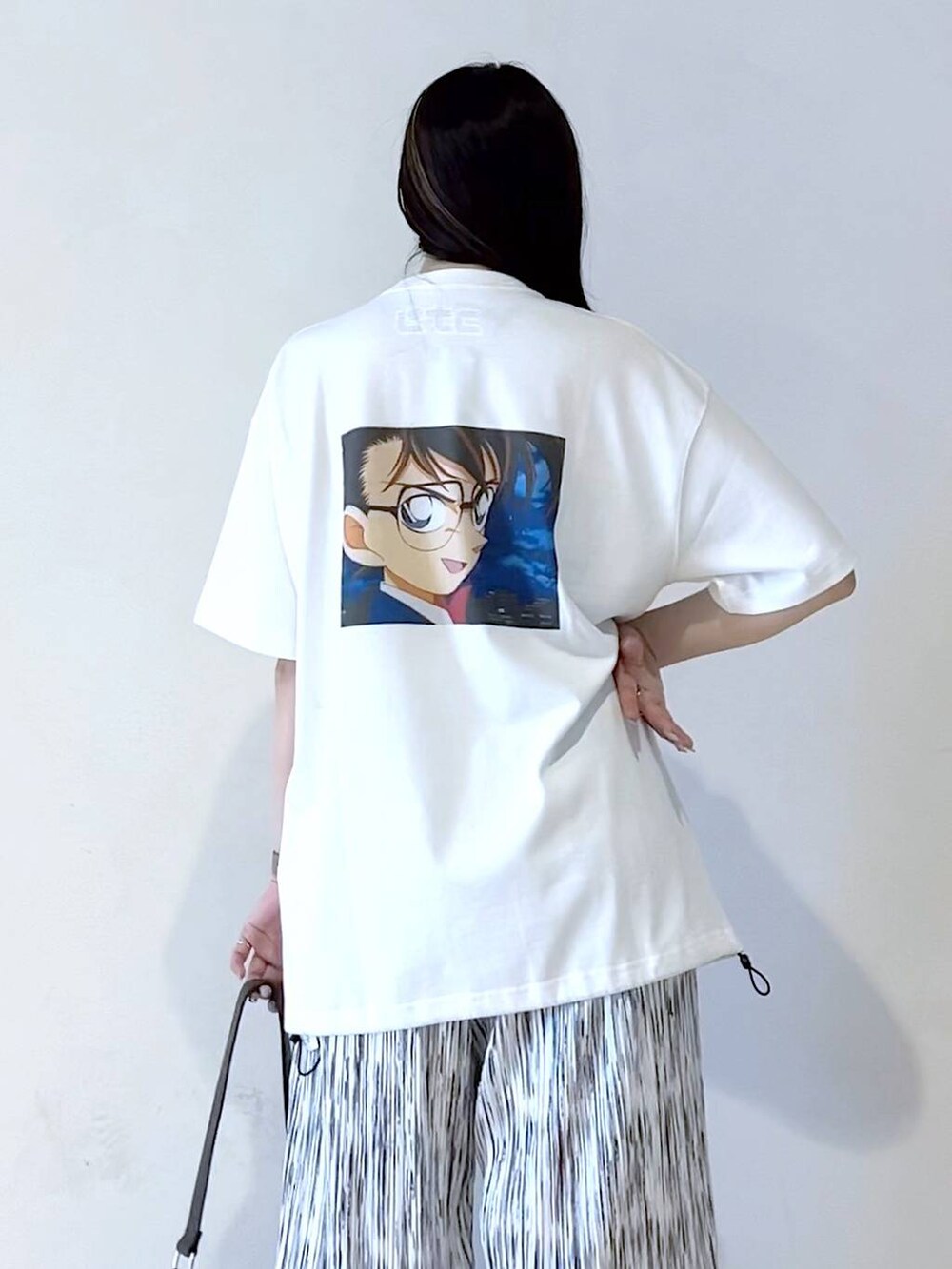 「モード、女子ウケ、着痩せ・細見え、骨格ストレート、個性派、韓国系、メンズライク、ストリート、カジュアル、PAGEBOY、Tシャツ、夏コーデ、スニーカー」｜「PAGEBOYのプラットチャンキースニーカー（スニーカー、ブラック系）」を使った、misao1130さん（レディース・161cm）の春コーディネートの2枚目の写真