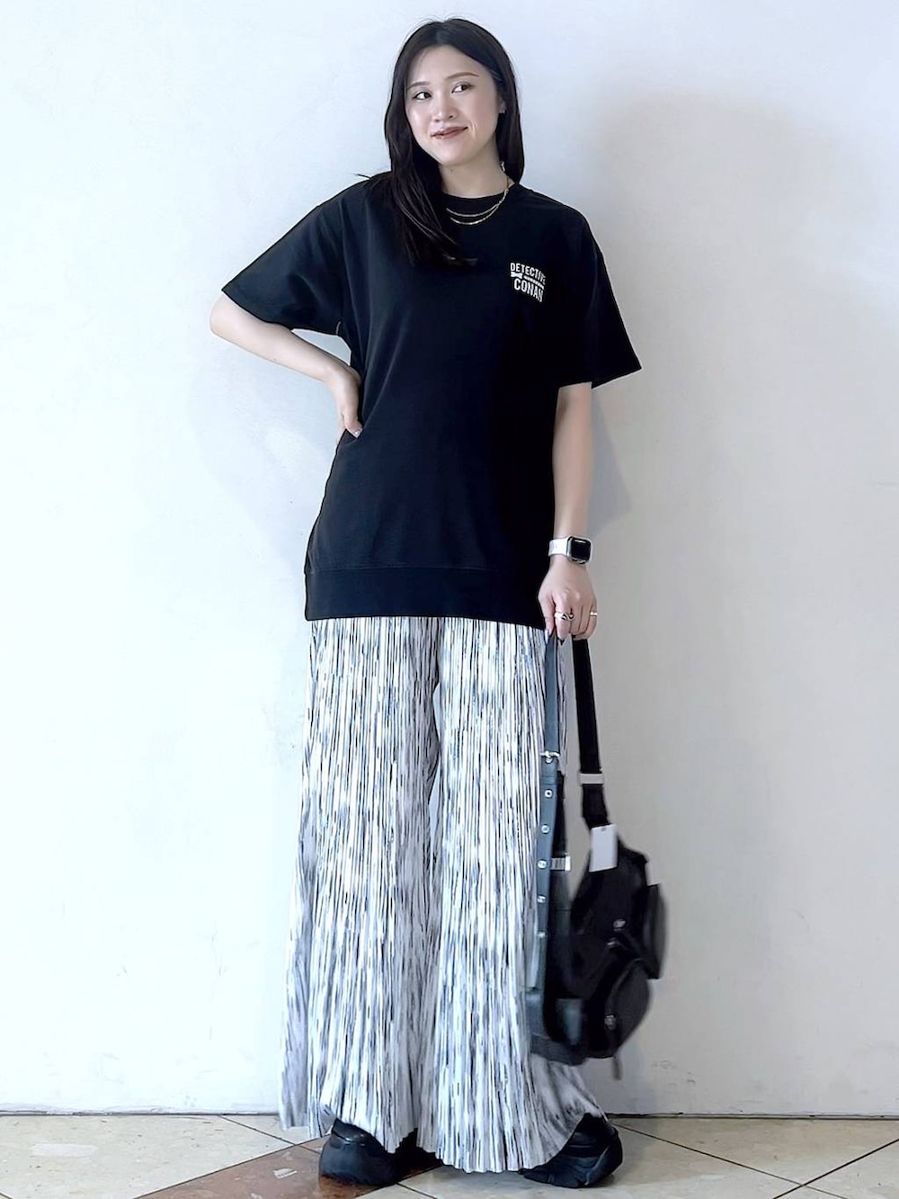 「モード、女子ウケ、着痩せ・細見え、骨格ストレート、個性派、韓国系、メンズライク、ストリート、カジュアル、PAGEBOY、夏コーデ、スニーカー」｜「PAGEBOYのプラットチャンキースニーカー（スニーカー、ブラック系）」を使った、misao1130さん（レディース・161cm）の春コーディネートの2枚目の写真