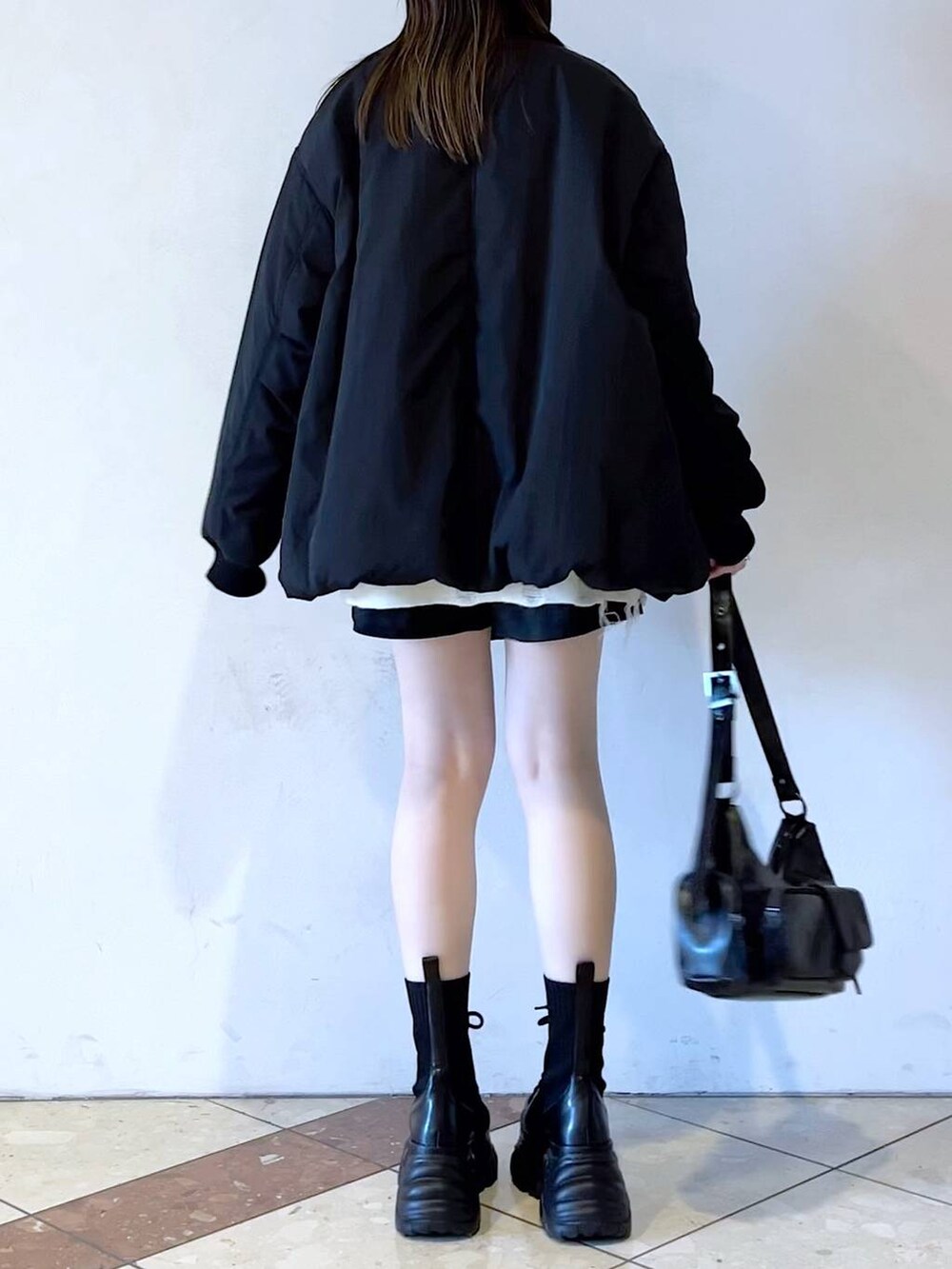 「PAGEBOY、ブーツ、モード、女子ウケ、着痩せ・細見え、骨格ストレート、個性派、韓国系、メンズライク、ストリート、カジュアル、アウター、冬アウター、冬コーデ、ニット」｜「PAGEBOYのレースアップソックスブーツ（ブーツ、ブラック系）」を使った、misao1130さん（レディース・161cm）の冬コーディネートの9枚目の写真