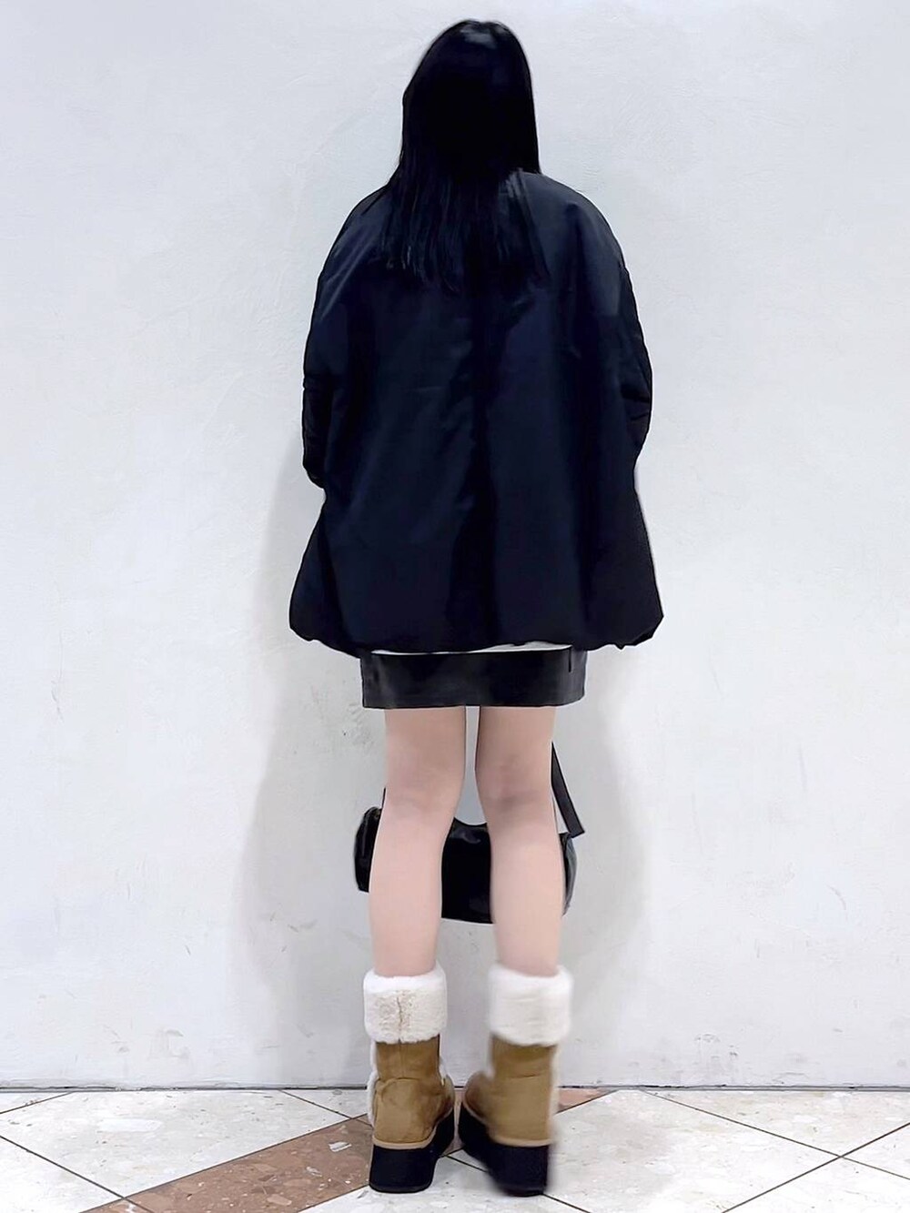 「モード、女子ウケ、着痩せ・細見え、骨格ストレート、個性派、韓国系、メンズライク、ストリート、カジュアル、PAGEBOY、アウター、冬コーデ、冬アウター、ブルゾン、MA-1」|「PAGEBOYのバイカラースリーブハイネックニット(ニット/セーター、ブルー系)」を使った、misao1130さん(レディース・161cm)の冬コーディネートの8枚目の写真