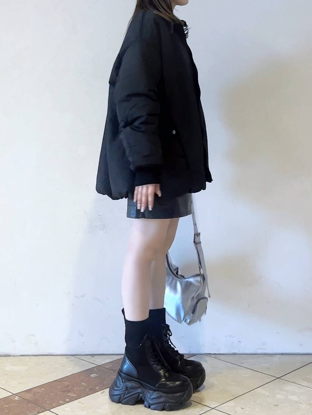 「モード、女子ウケ、着痩せ・細見え、骨格ストレート、個性派、韓国系、メンズライク、ストリート、カジュアル、PAGEBOY、ニット、アウター、冬アウター、ブーツ」｜「PAGEBOYのレースアップソックスブーツ（ブーツ、ブラック系）」を使った、misao1130さん（レディース・161cm）の冬コーディネートの6枚目の写真