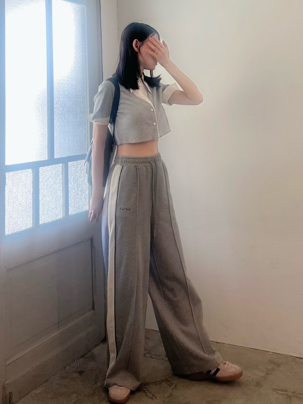 レディースの春コーディネートの3枚目の写真