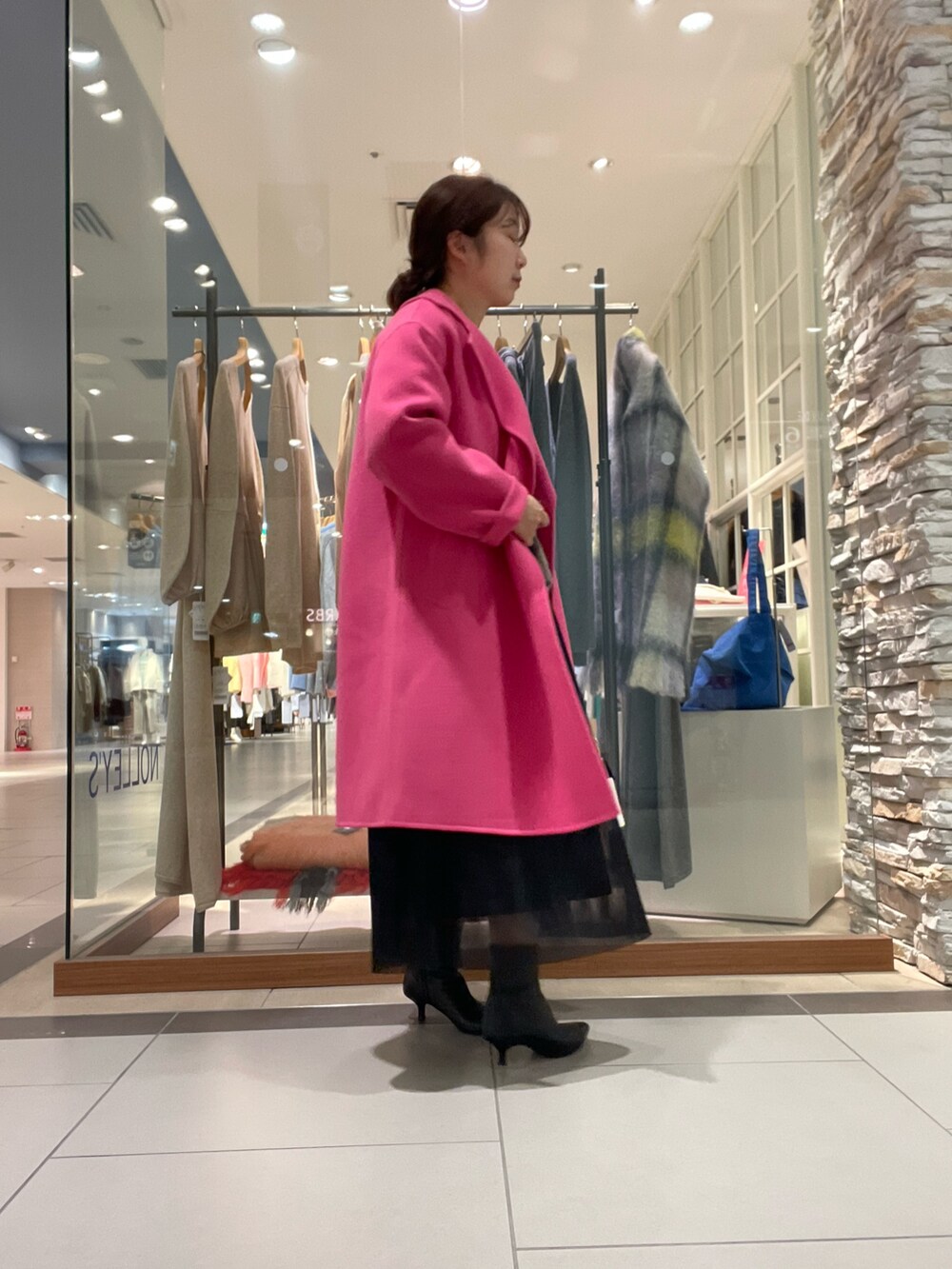 nolhamadaさんの「ウォッシャブルシアーダンボールタックスカート（NOLLEY’S）」を使ったコーディネートの3枚目の写真