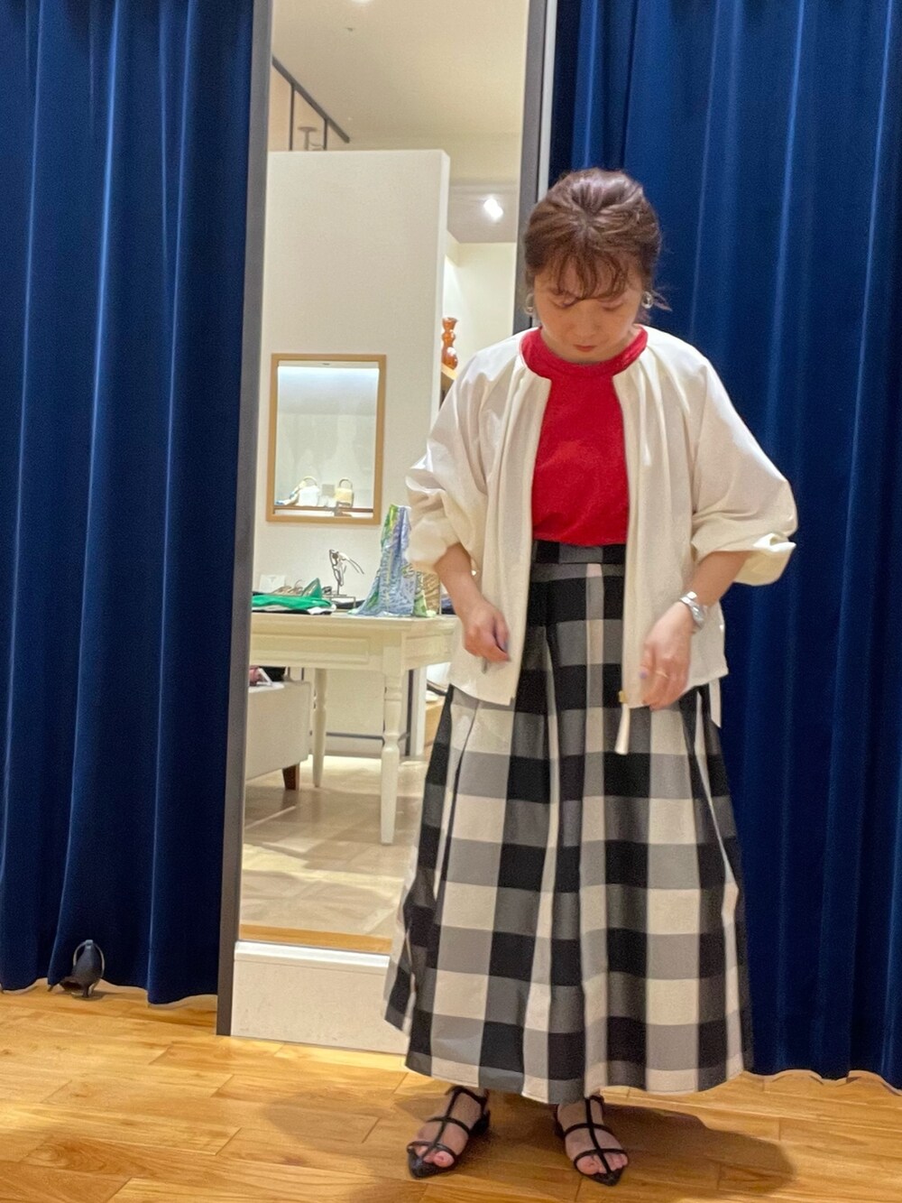「韓国ファッション、おでかけコーデ、おでかけスタイル、旅行コーデ、低身長コーデ、低身長、30代コーデ、30代ファッション、骨格ストレート」｜「NOLLEY’Sのタックブルゾン（ブルゾン、ホワイト系）」を使った、nolhamadaさん（レディース・153cm）の春コーディネートの2枚目の写真