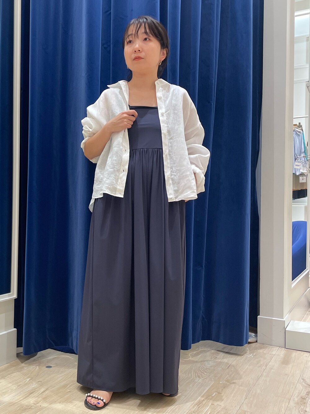 「旅行コーデ、休日スタイル、低身長コーデ、骨格ストレート」｜「NOLLEY’SのMY STANDARD リネン2WAY shortシャツ（シャツ/ブラウス、ホワイト系）」を使った、nolhamadaさん（レディース・153cm）の夏コーディネートの3枚目の写真