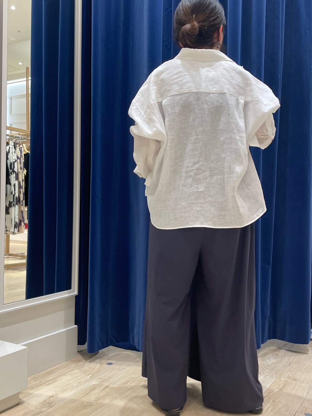 「旅行コーデ、休日スタイル、低身長コーデ、骨格ストレート」｜「NOLLEY’SのMY STANDARD リネン2WAY shortシャツ（シャツ/ブラウス、ホワイト系）」を使った、nolhamadaさん（レディース・153cm）の夏コーディネートの4枚目の写真