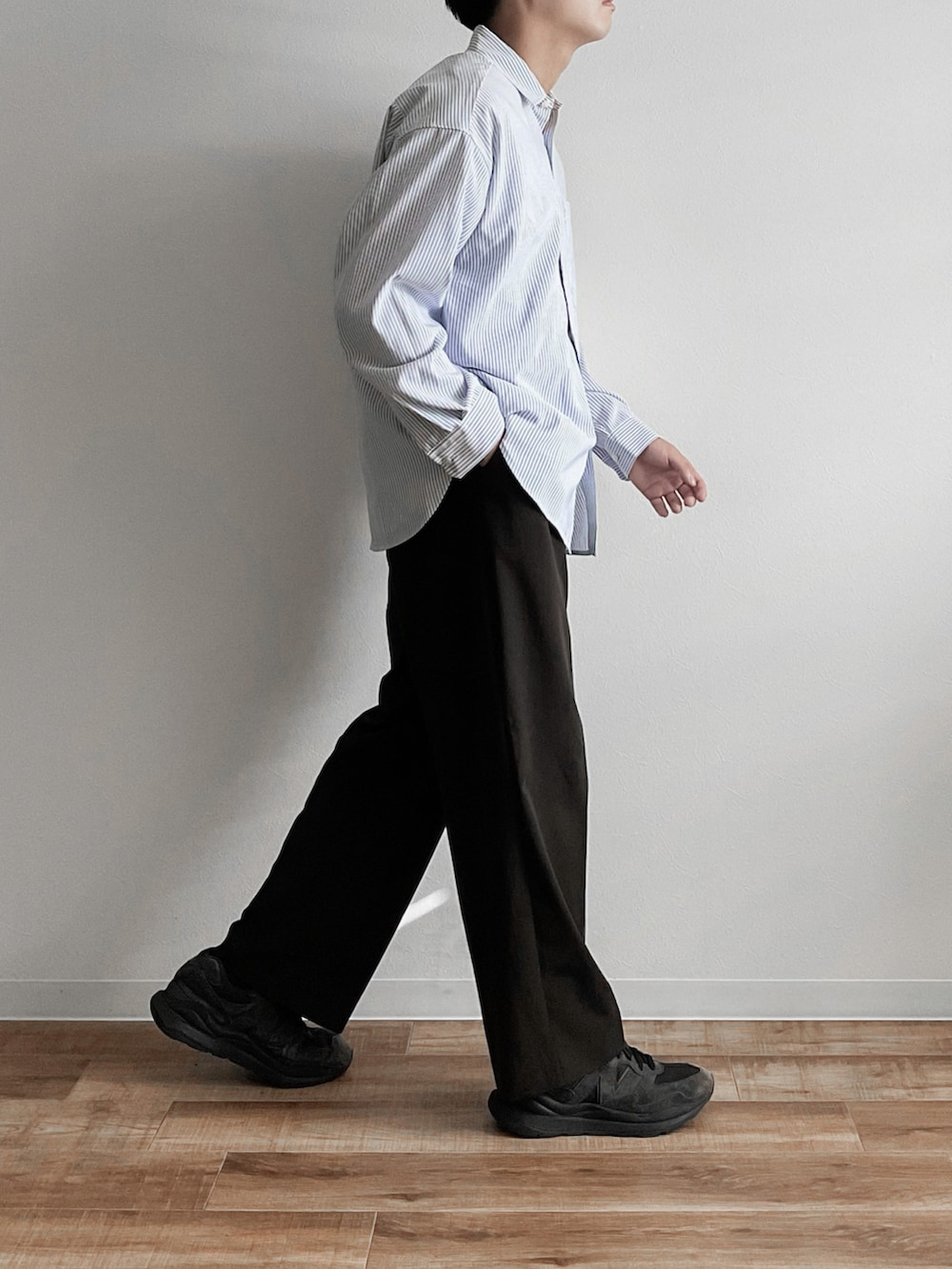 その他のシャツ/ブラウス、ホワイト系のその他を着用したメンズの秋コーディネートの4枚目の写真