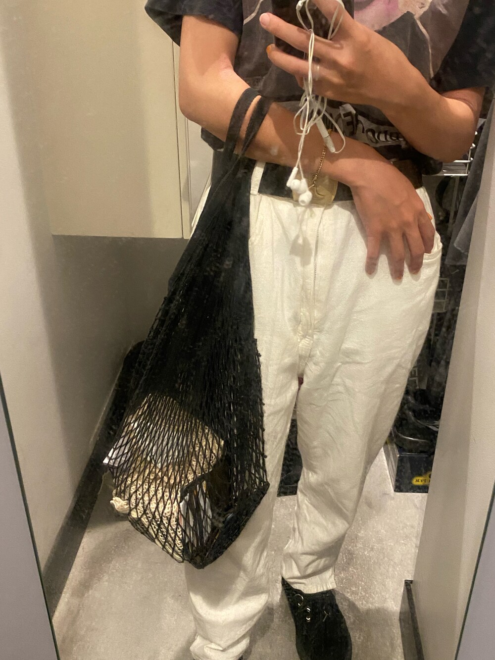 「DIESELのアイテム（Tシャツ/カットソー、ブラック系）」を使った、mmmina6さん（レディース・148cm）の秋コーディネートの2枚目の写真