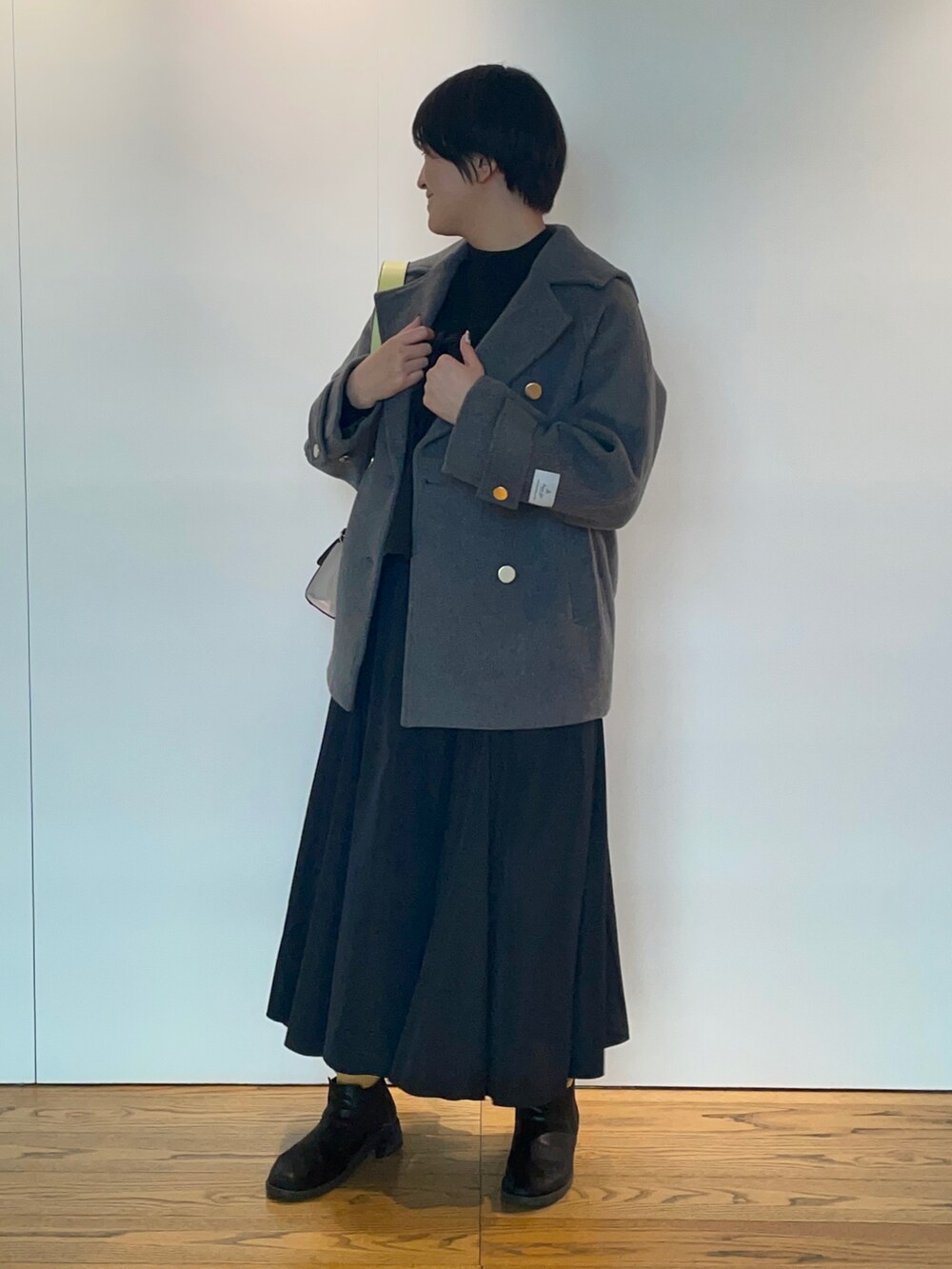「Pコート、キレイめ、ブラック、テチチ(Te chichi)、ウール混コート、骨格ストレート」｜「Te chichiのウールダブルクロスPコート（その他アウター、グレー系）」を使った、Momokoさん（レディース・168cm）の秋コーディネートの2枚目の写真