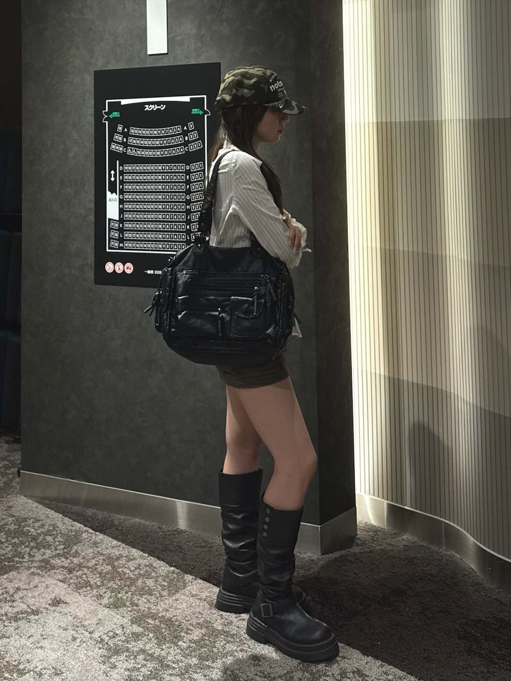 「フェアリーグランジ、グランジ、シャツ、シャツコーデ、韓国ファッション、ロングブーツ、ミニスカート、迷彩」｜「SHEINのアイテム（スカート、グリーン系）」を使った、ちひろさん（骨格ウェーブ・レディース・153cm）の夏コーディネートの2枚目の写真