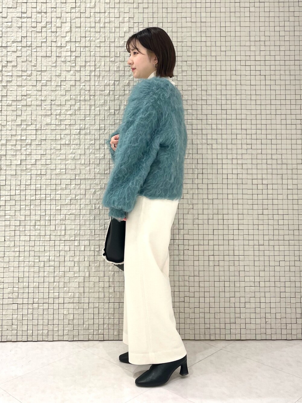 「ブルー、白、ワイドパンツ、モヘヤニット、低身長、INDIVI、インディヴィ、146㎝、骨格ストレート、イエベ春」｜「Instagram▶︎▶のInstagramもぜひチェックして下さい！（その他、その他）」を使った、sakuさん（レディース・146cm）の冬コーディネートの2枚目の写真
