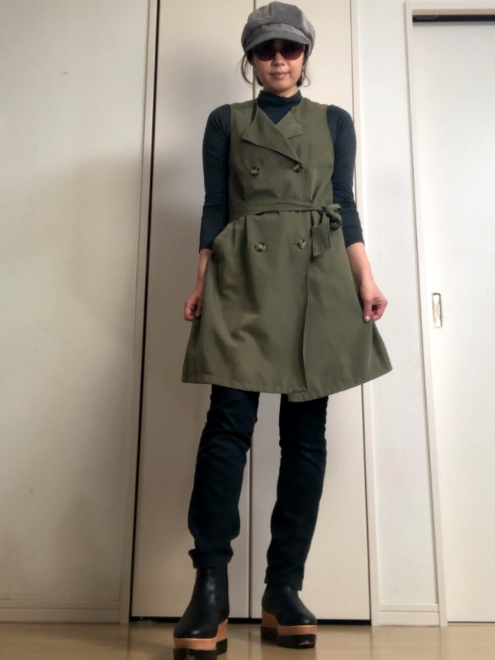 「パンツスタイル、休日スタイル、ビッグシルエット、大人コーデ、大人カジュアル、ブーツ、楽チンコーデ、タートルネック、ブラック、秋のコーデ、冬コーデ、冬、デニム、ootd、着回しコーデ」｜「韓国ファッション #Kのアイテム（ブーツ、ブラック系）」を使った、杏15号さん（レディース・166cm）の冬コーディネートの4枚目の写真