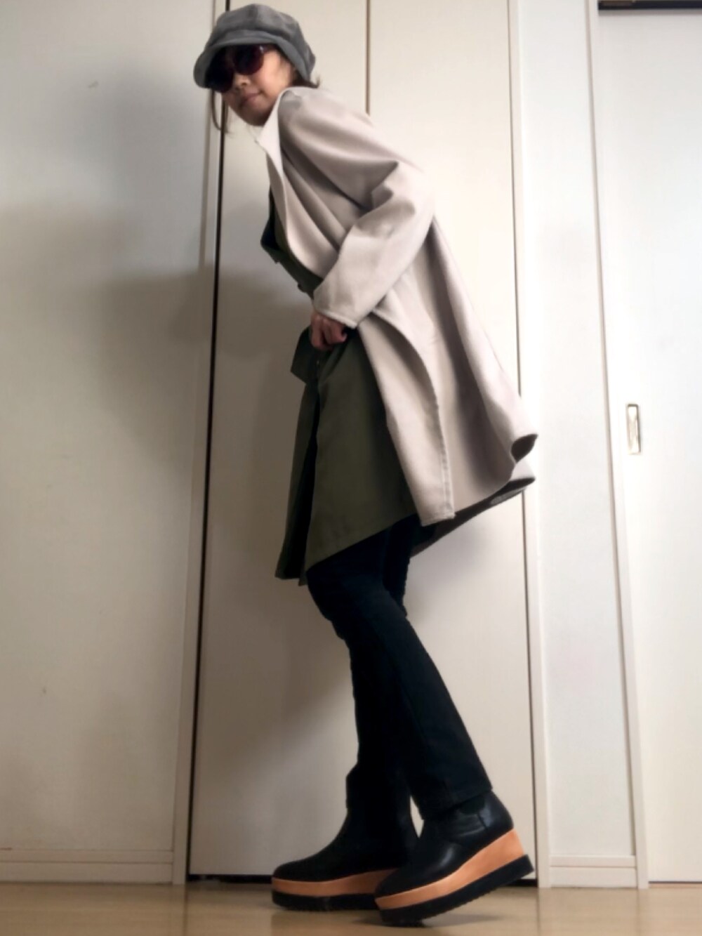「パンツスタイル、休日スタイル、ビッグシルエット、大人コーデ、大人カジュアル、ブーツ、楽チンコーデ、タートルネック、ブラック、秋のコーデ、冬コーデ、冬、デニム、ootd、着回しコーデ」｜「韓国ファッション #Kのアイテム（ブーツ、ブラック系）」を使った、杏15号さん（レディース・166cm）の冬コーディネートの2枚目の写真