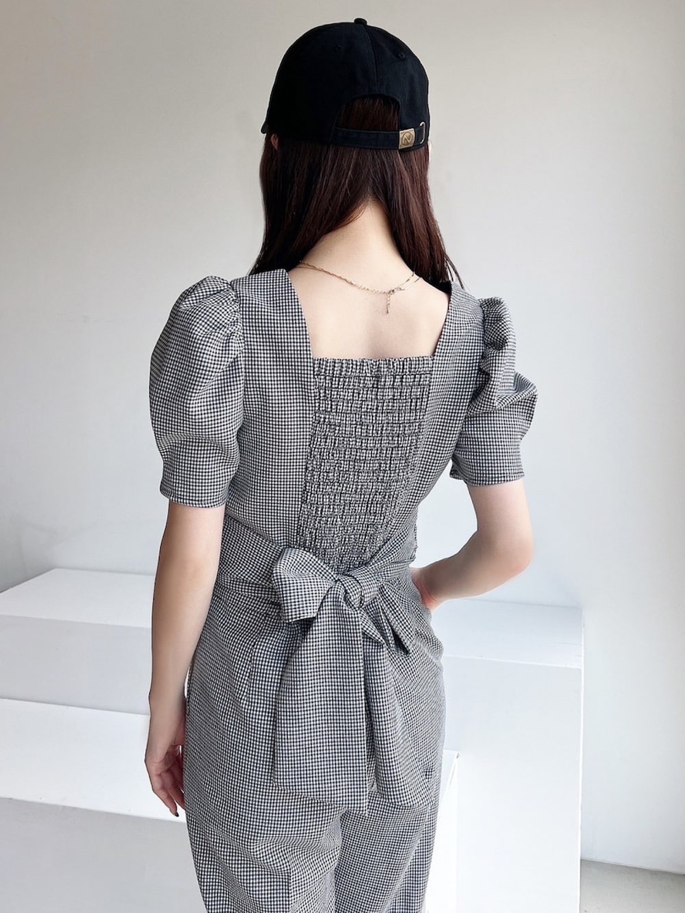 その他のシャツ/ブラウス、その他のその他パンツ、ホワイト系のサンダルを着用したレディースの夏コーディネートの3枚目の写真