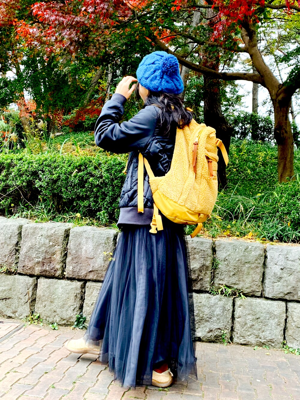 「ファッションを楽しもう、秋冬コーデ、お出かけコーデ、冬アウター、黒、チュールスカート、もこもこ、ブラックコーデ、MA-1」｜「LA BELLE ETUDEの切替ギャザーチュールスカート（スカート、ブラック系）」を使った、nananananana3さん（レディース・160cm）の秋コーディネートの2枚目の写真