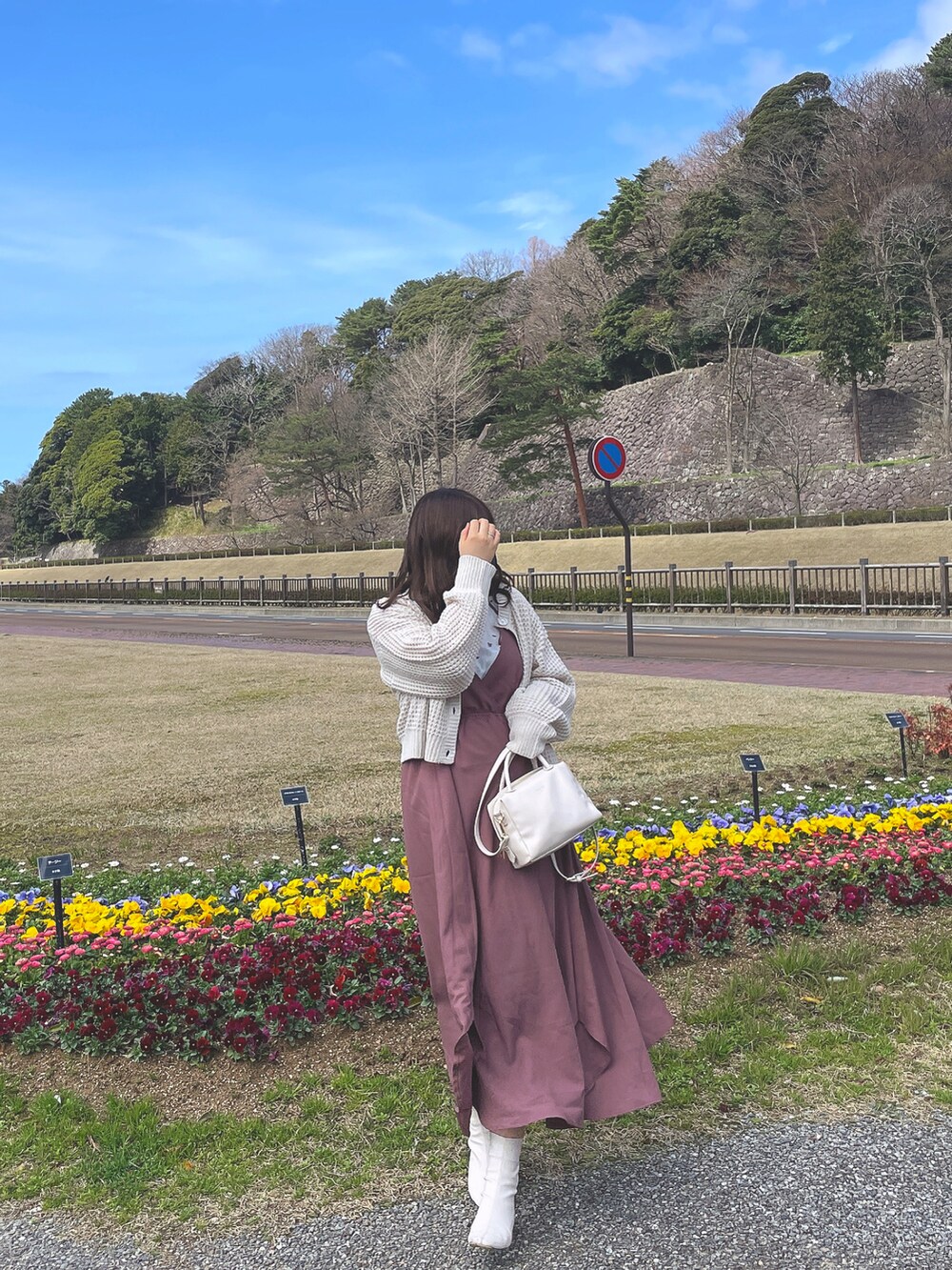 「ごきげんウィーク」｜「apres jourのアイテム（カーディガン/ボレロ、ベージュ系）」を使った、unaさん（レディース・161cm）の春コーディネートの2枚目の写真
