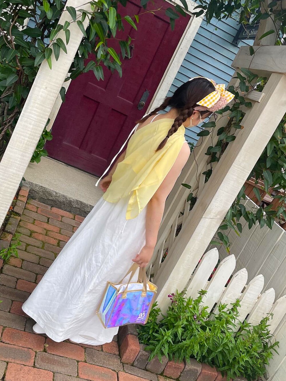 「きれいめカジュアル、大人女子」｜「GRLのアイテム（シャツ/ブラウス、イエロー系）」を使った、unaさん（レディース・161cm）の夏コーディネートの2枚目の写真