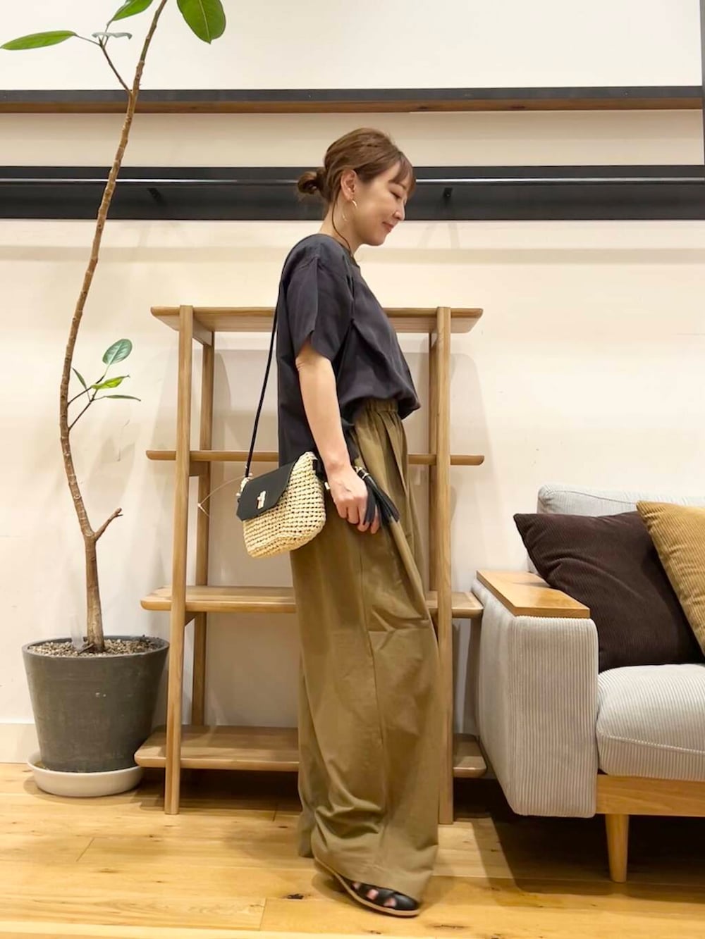 「doors、低身長コーデ、サンダルコーデ、40代、骨格ストレート、イエベ春、ストレート×イエベ春、ストレート×イエベ」｜「RODE SKOのペーパーコンビショルダーバッグ（ショルダーバッグ、ベージュ系）」を使った、+++ゆき+++さん（レディース・151cm）の春コーディネートの4枚目の写真