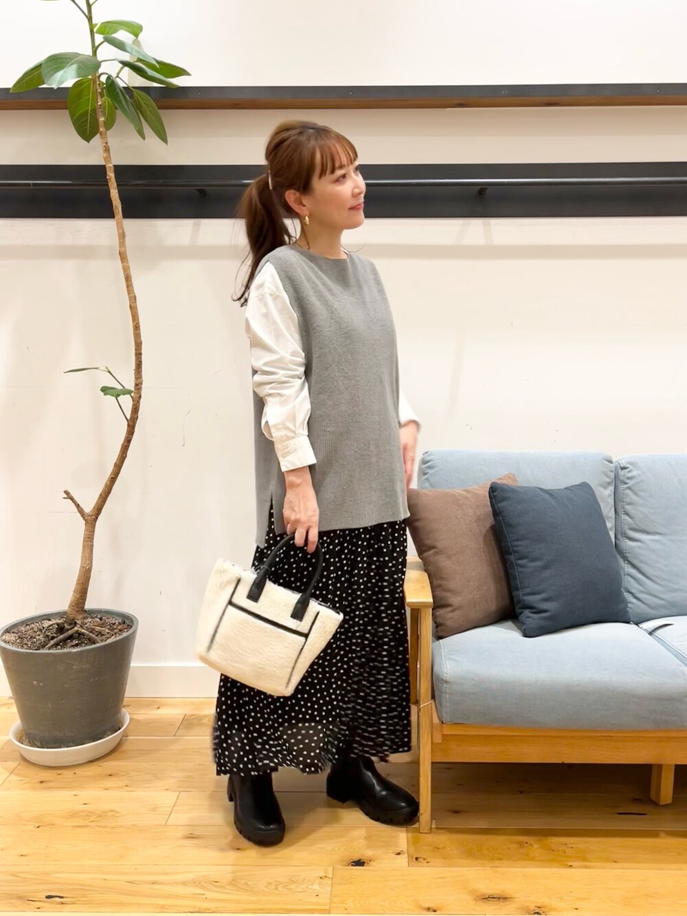 「かぐれのコットンニットベスト（ベスト、グレー系）」を使った、+++ゆき+++さん（レディース・151cm）の冬コーディネートの2枚目の写真