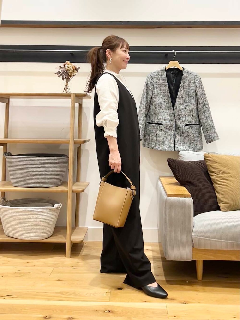 「セレモニースタイル、doors、低身長コーデ、40代、骨格ストレート、イエベ春、ストレート×イエベ春、ストレート×イエベ、スタッフのこれ買いました、ブラウスが主役の春コーデ」｜「URBAN RESEARCH DOORSのピンタックフリルスタンドカラーブラウス（シャツ/ブラウス、ホワイト系）」を使った、+++ゆき+++さん（レディース・151cm）の冬コーディネートの6枚目の写真