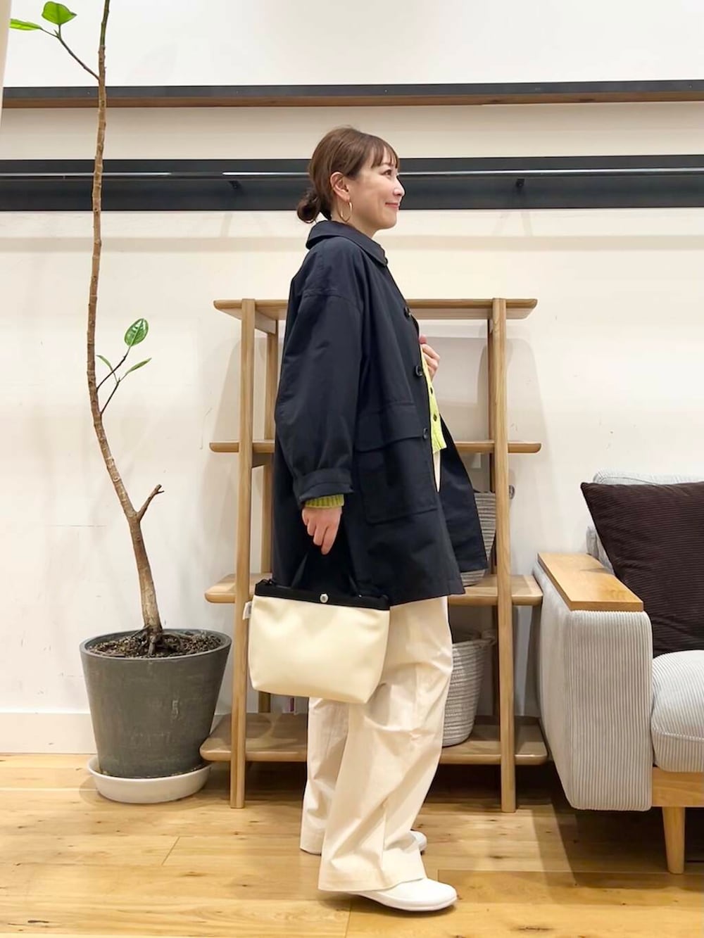 「doors、低身長コーデ、40代、春カラーコーデ、骨格ストレート、イエベ春、ストレート×イエベ春、春アウターコーデ、ストレート×イエベ」｜「FORK&SPOONのFORK&SPOON　バルカラーライトコート（ステンカラーコート、ブルー系）」を使った、+++ゆき+++さん（レディース・151cm）の春コーディネートの8枚目の写真
