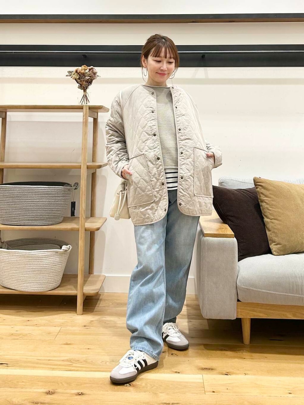 「doors、低身長コーデ、40代、春カラーコーデ、骨格ストレート、イエベ春、ストレート×イエベ春、ストレート×イエベ」｜「FORK&SPOONのFORK&SPOON　ボートネックカットソー（Tシャツ/カットソー、ブラック系）」を使った、+++ゆき+++さん（レディース・151cm）の春コーディネートの4枚目の写真
